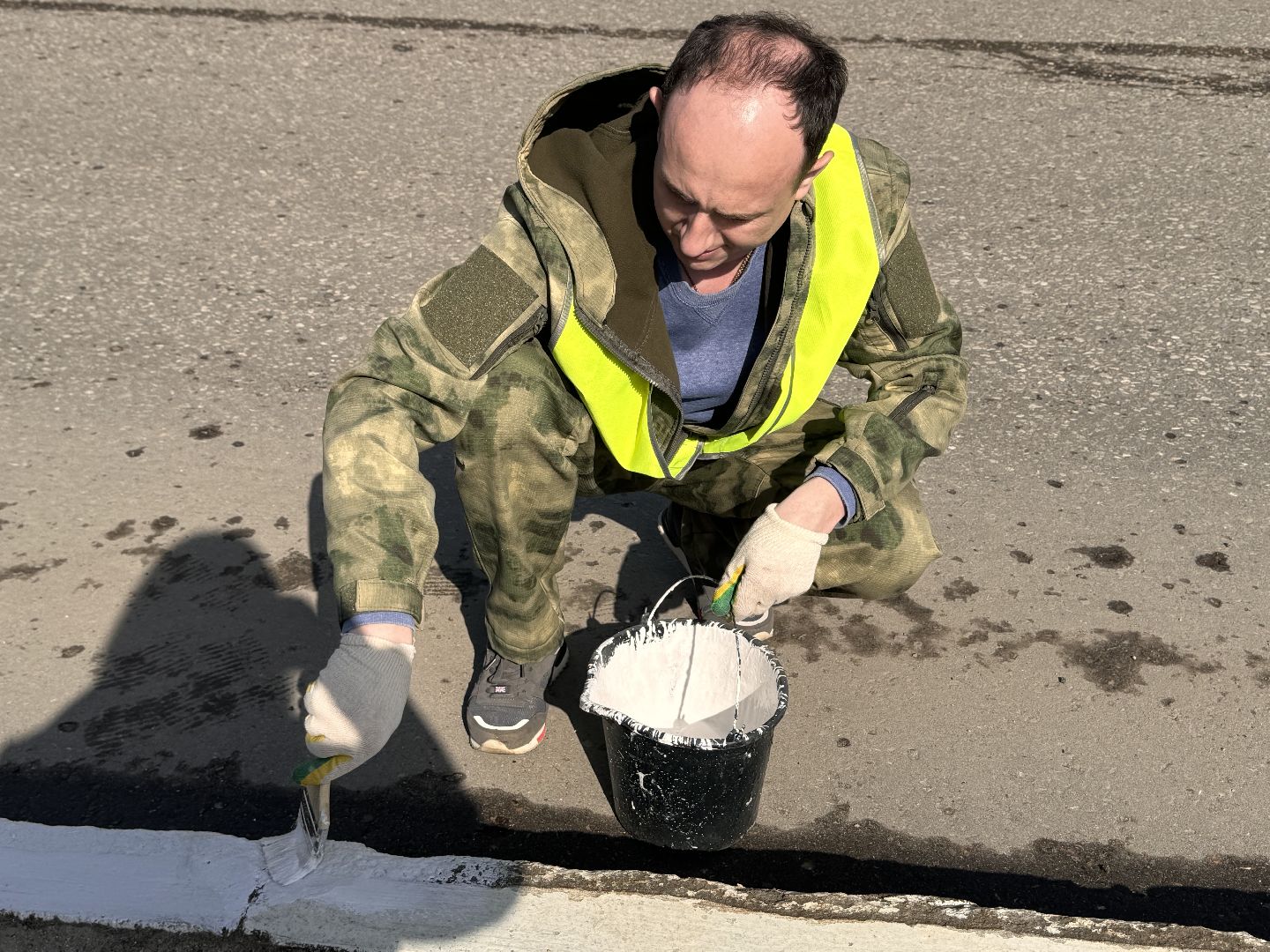 покраска, коммунальная служба, шаховская, бордюр,