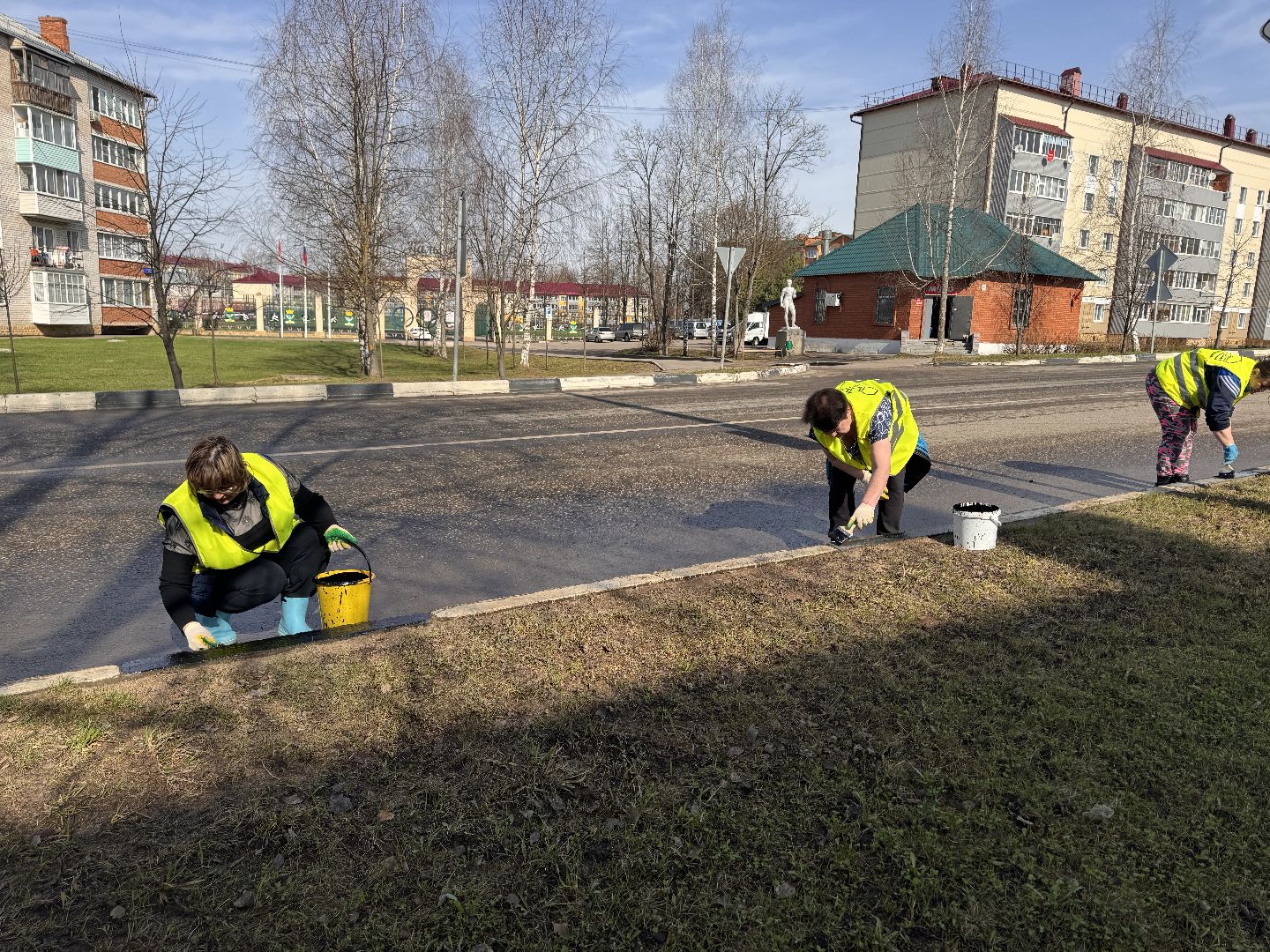 покраска, коммунальная служба, шаховская, бордюр,