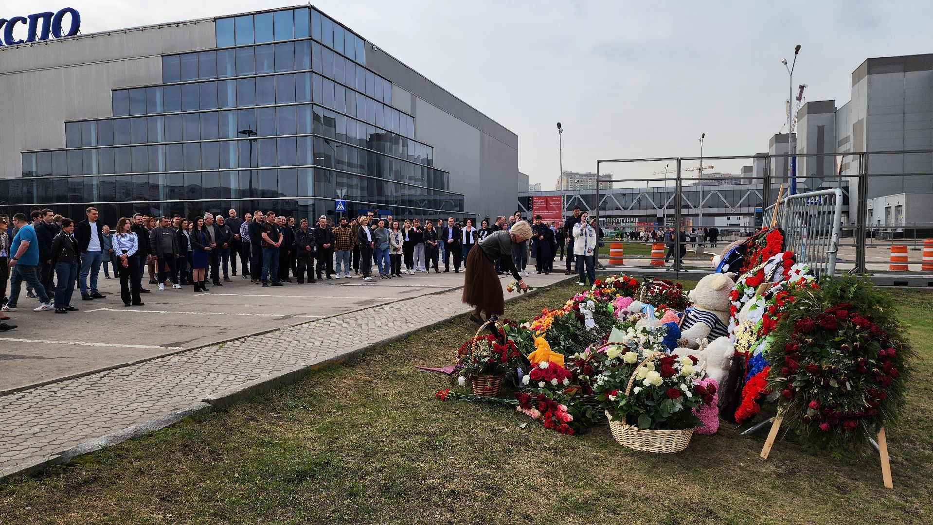 красногорск, крокус сити холл, мемориал в память о жертвах терракта в красногорс,