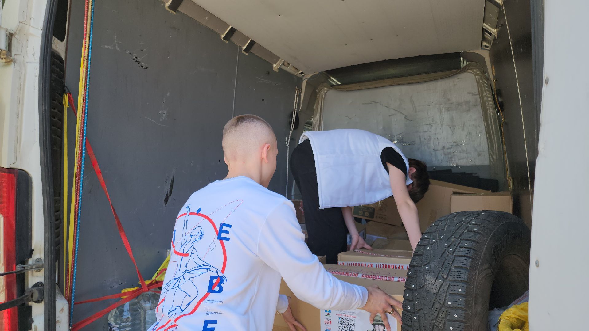 кашира, гуманитарная помощь, молодая гвардия, донбасс, волонтеры, днр,