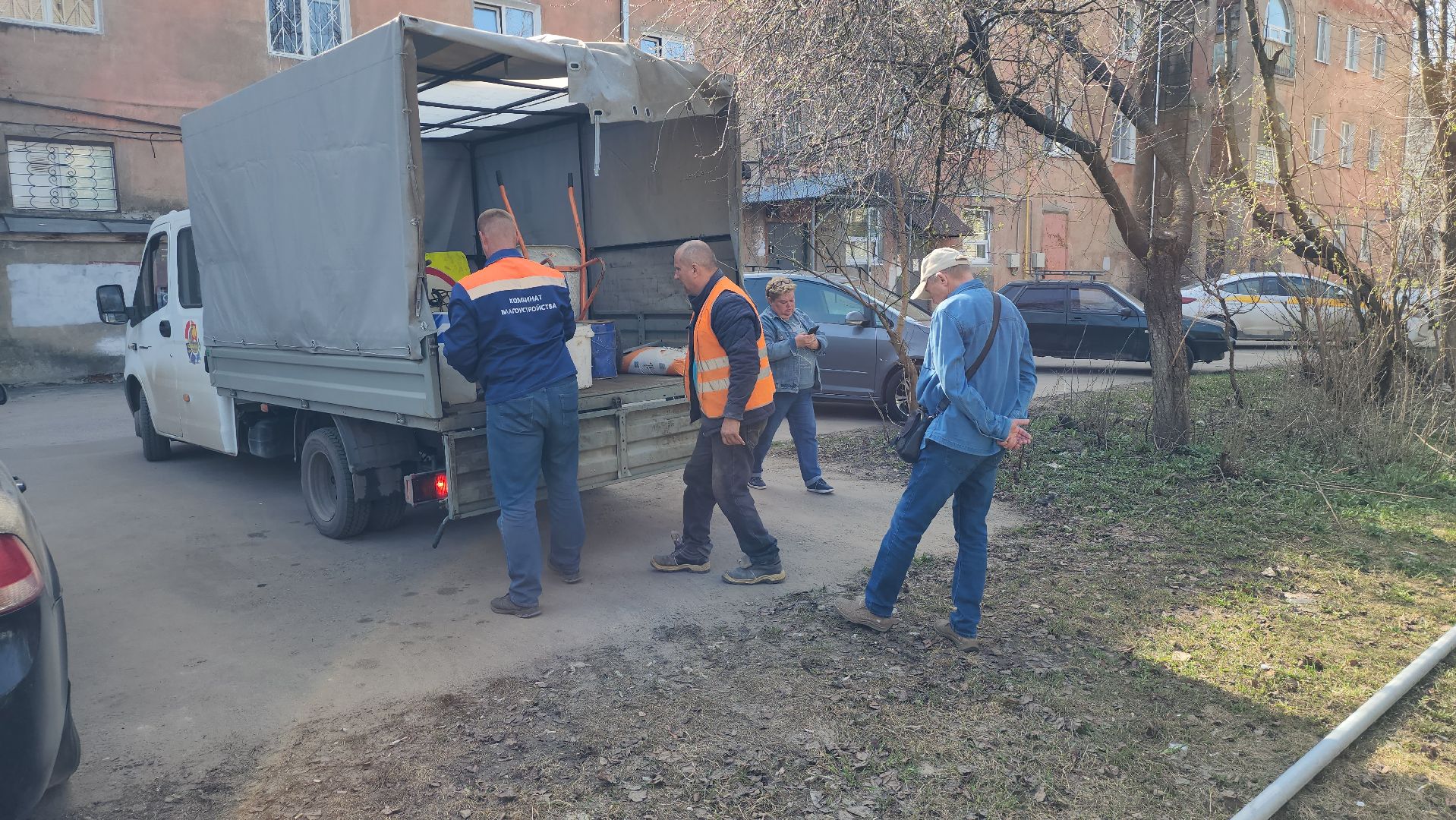 серпухов, улица красный текстильщик, парковка для инвалида, комбинат благоустройства, мкд, транспорт, благоустройство,