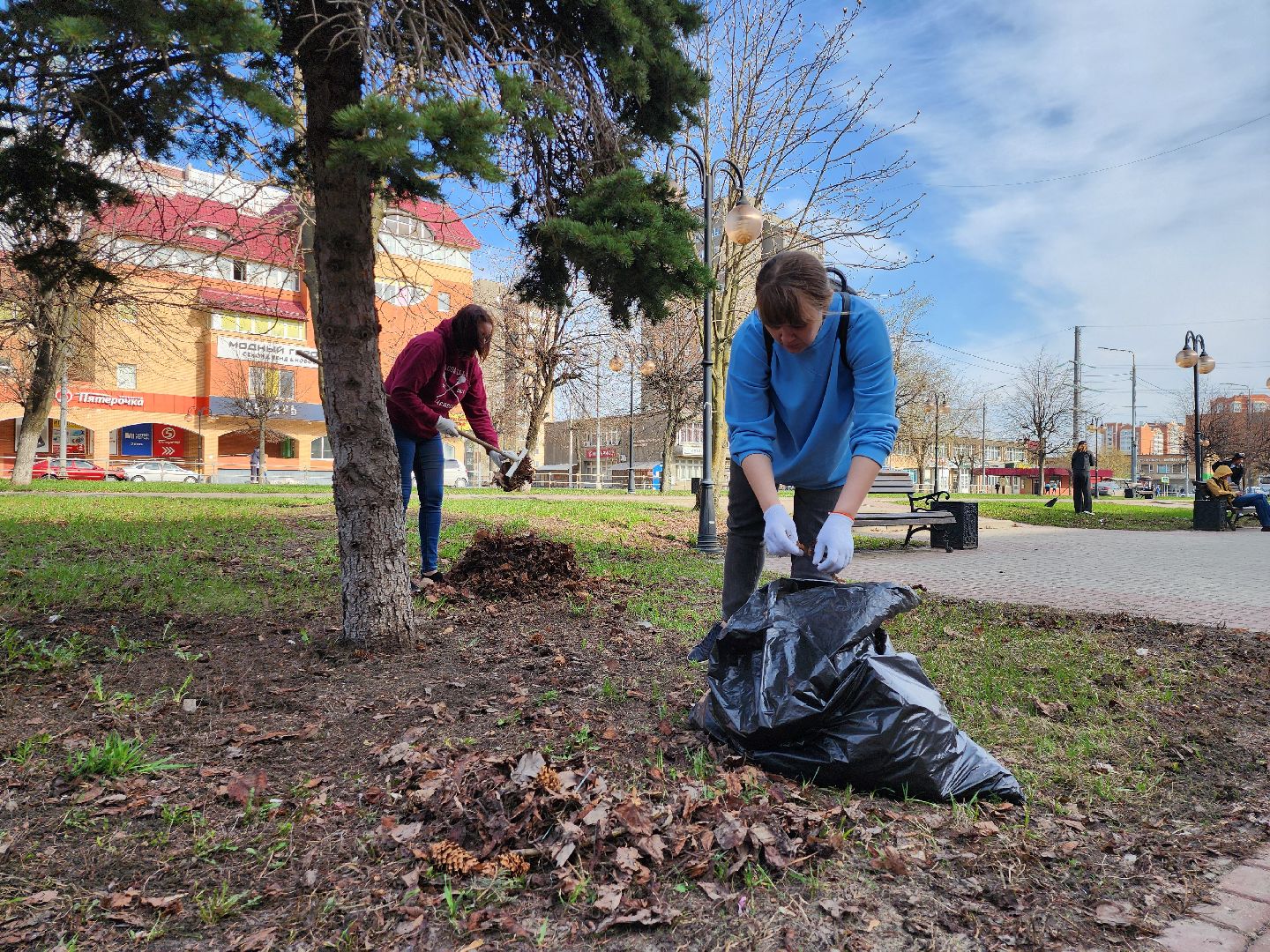 серпухов, уборка территории, подмосковье, журналисты, субботник,