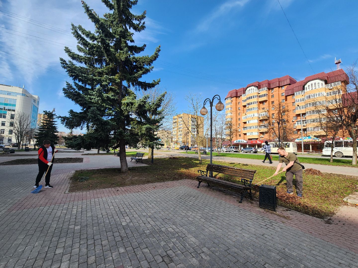 серпухов, уборка территории, подмосковье, журналисты, субботник,