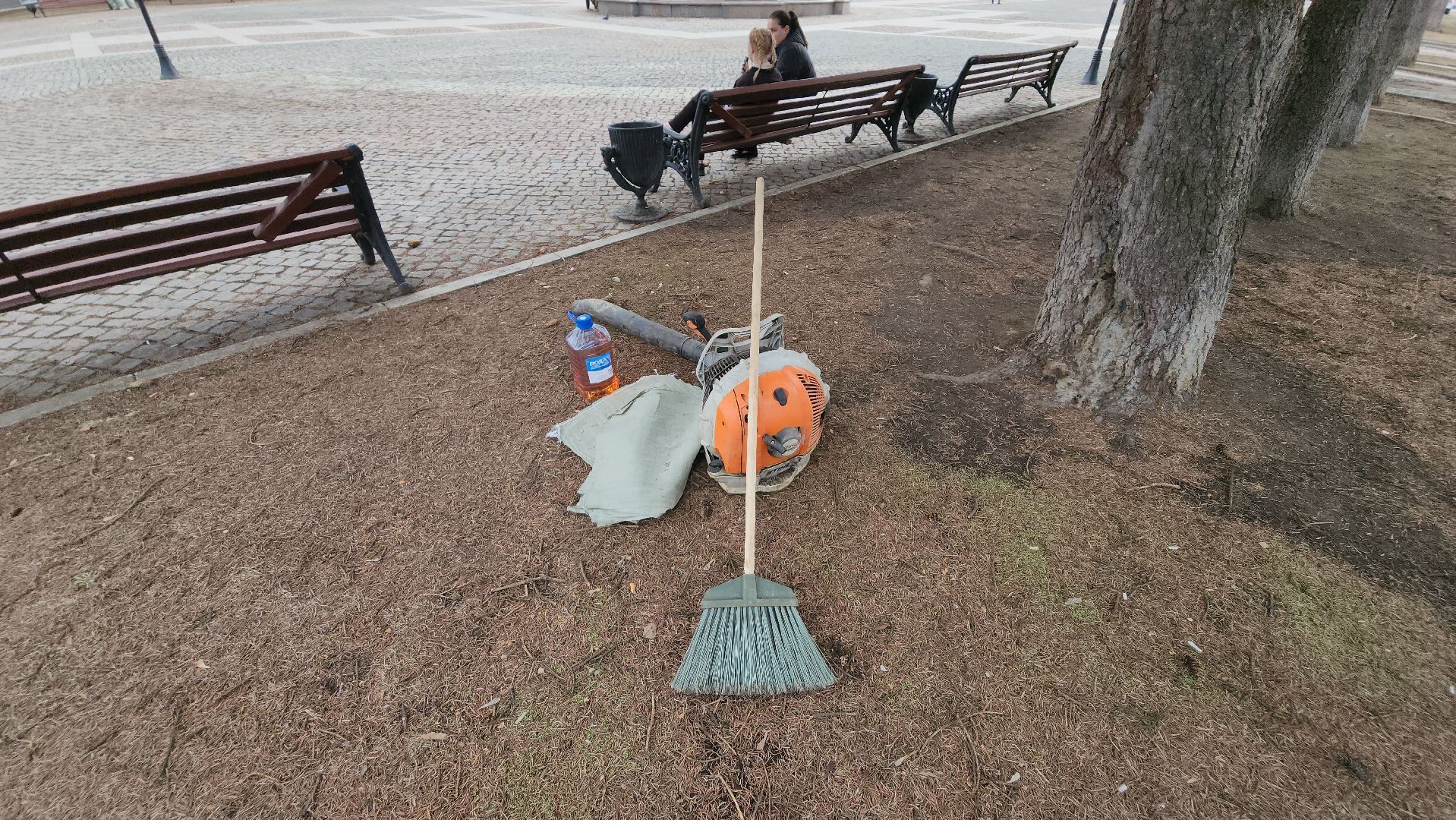 долгопрудный, площадь собина, коммунальщики, уборка, месяц чистоты и благоустройства, субботник,