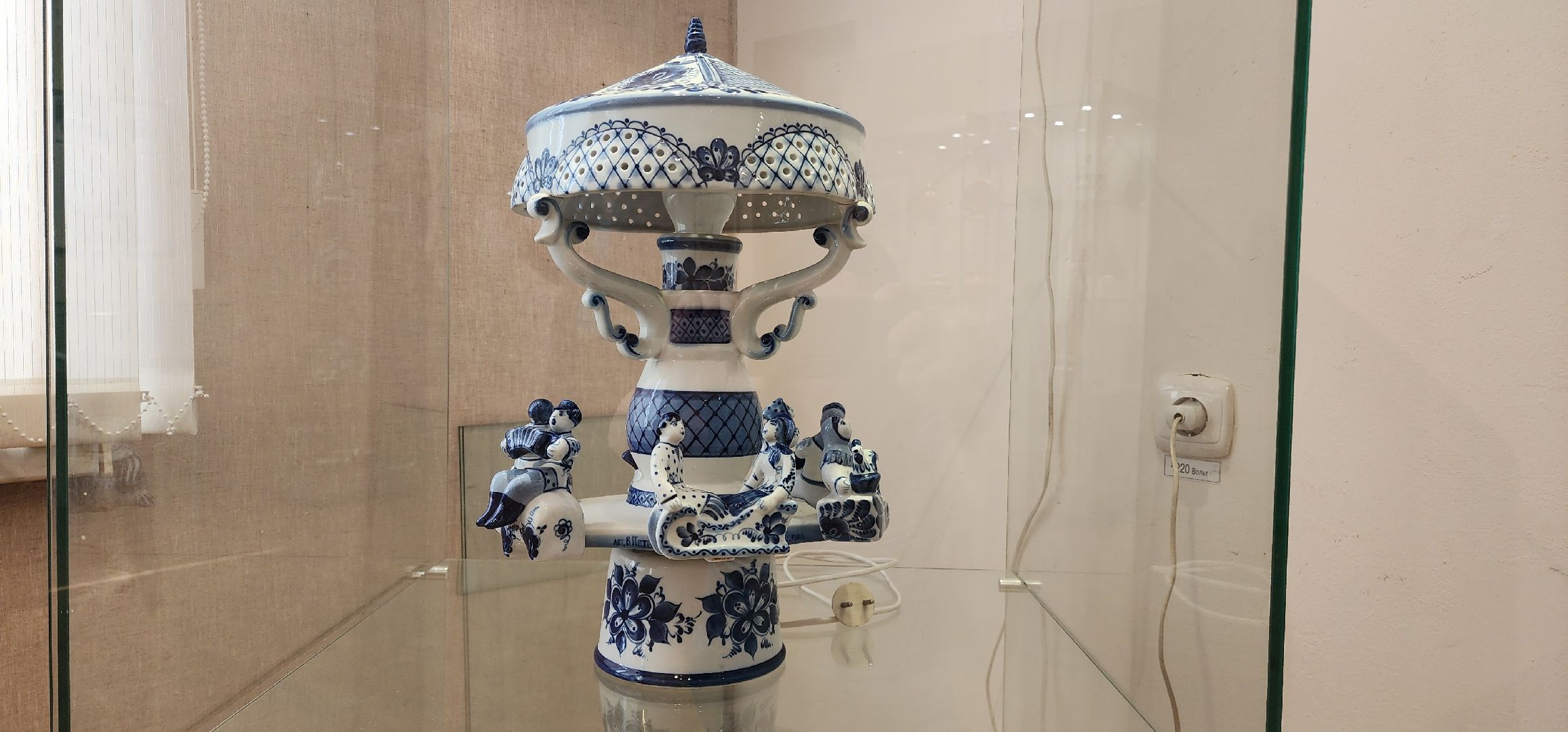 раменское, культура, выставка гжельского искусства в раменском музее,