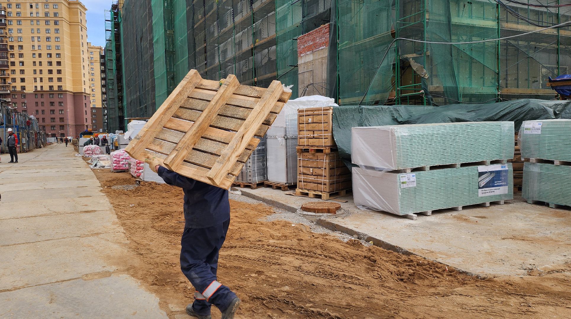 строительство поликлиники,мониторинг работ,