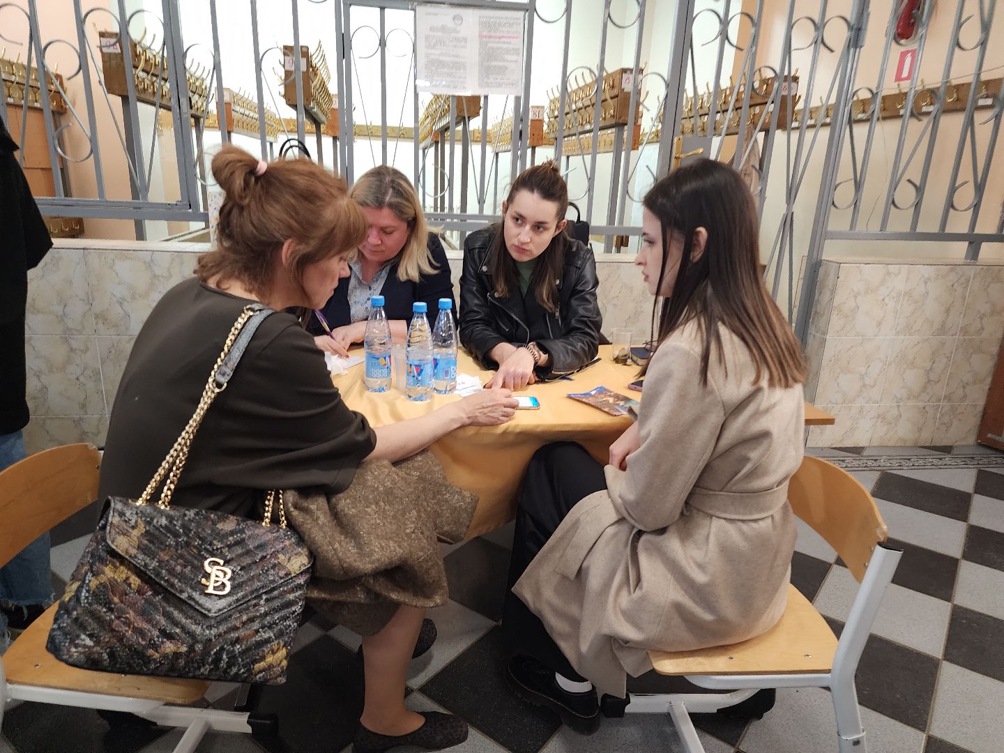 Выездная администрация, Безопасность,