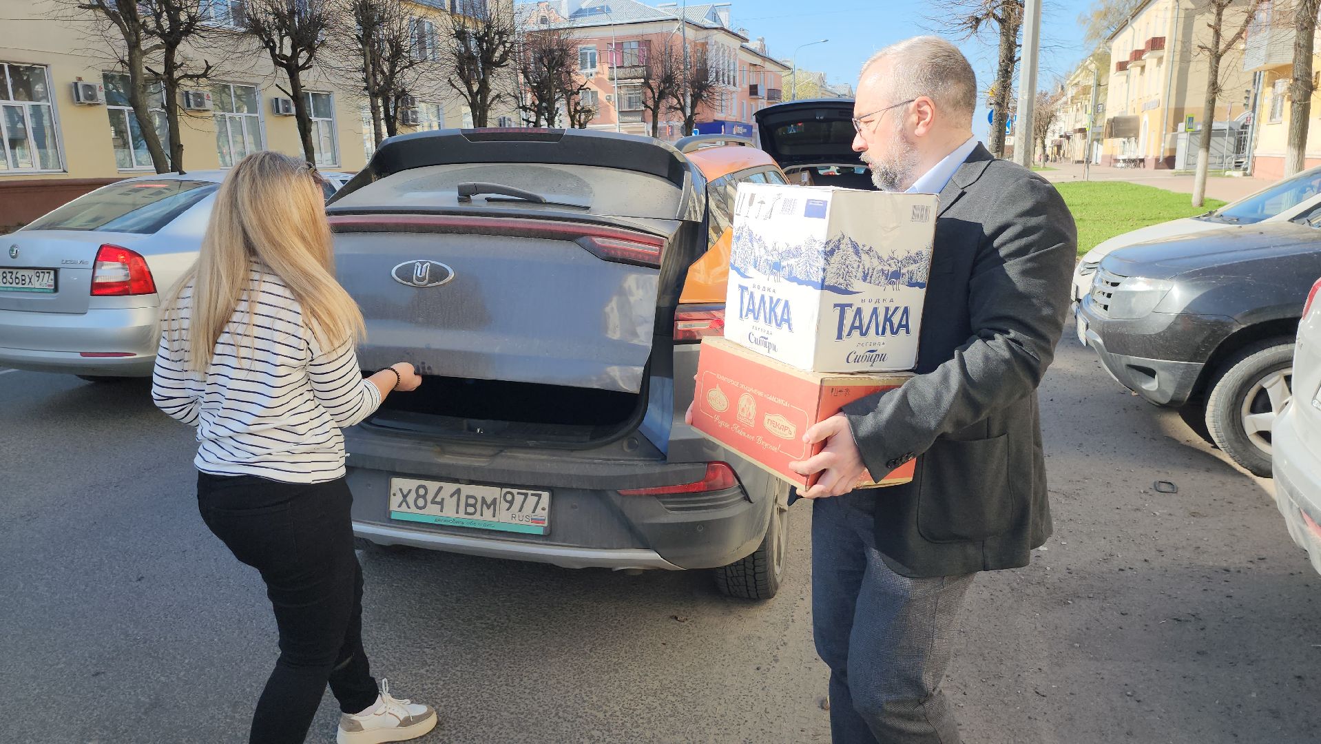 волонтеры, депутат, серпухов, сво, единая россия, гуманитарная помощь,