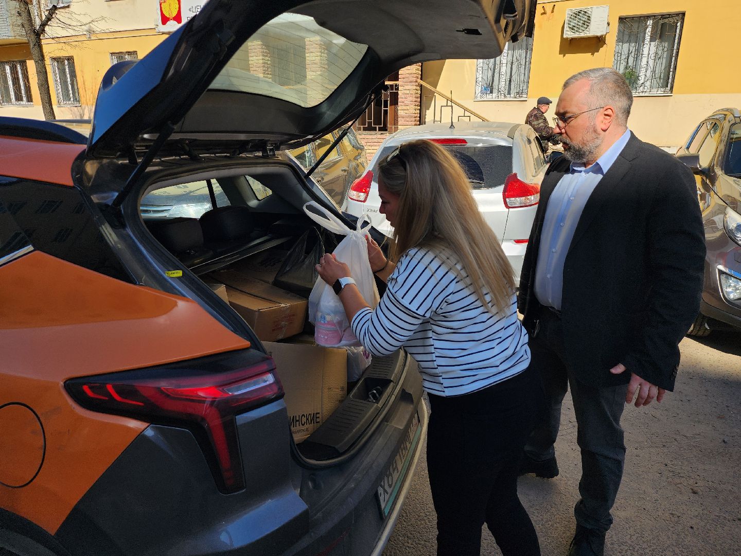 волонтеры, депутат, серпухов, сво, единая россия, гуманитарная помощь,