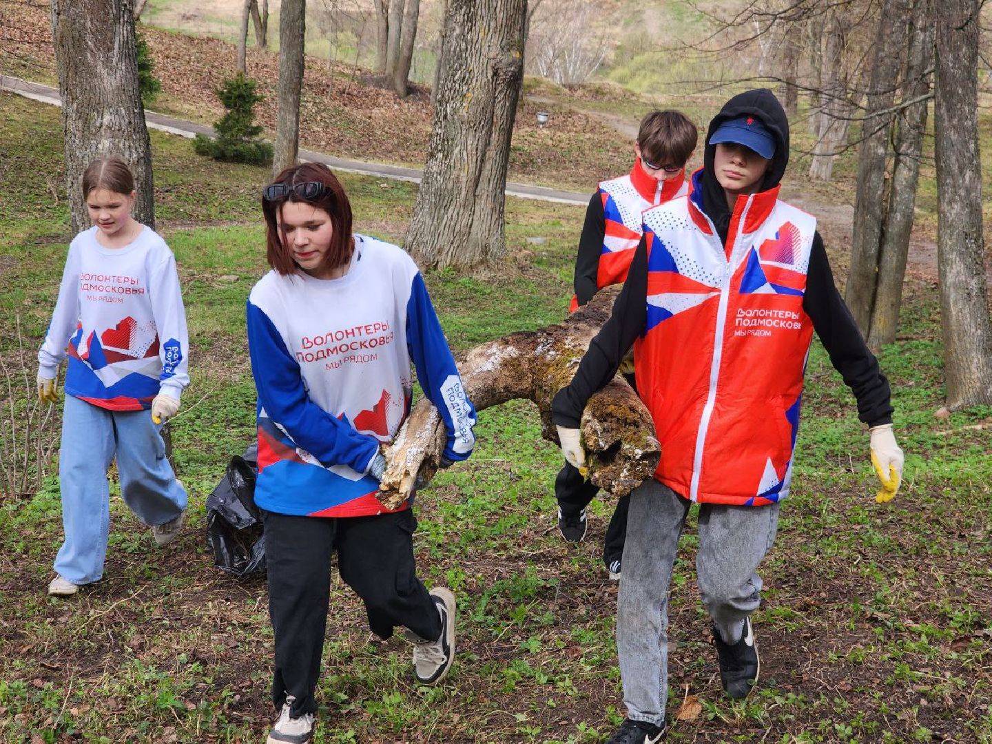 можайск, можайский городской округ, подмосковье, субботники, волонтеры, благоустройство, месяц чистоты и благоустройства, добровольцы, Никольский собор,