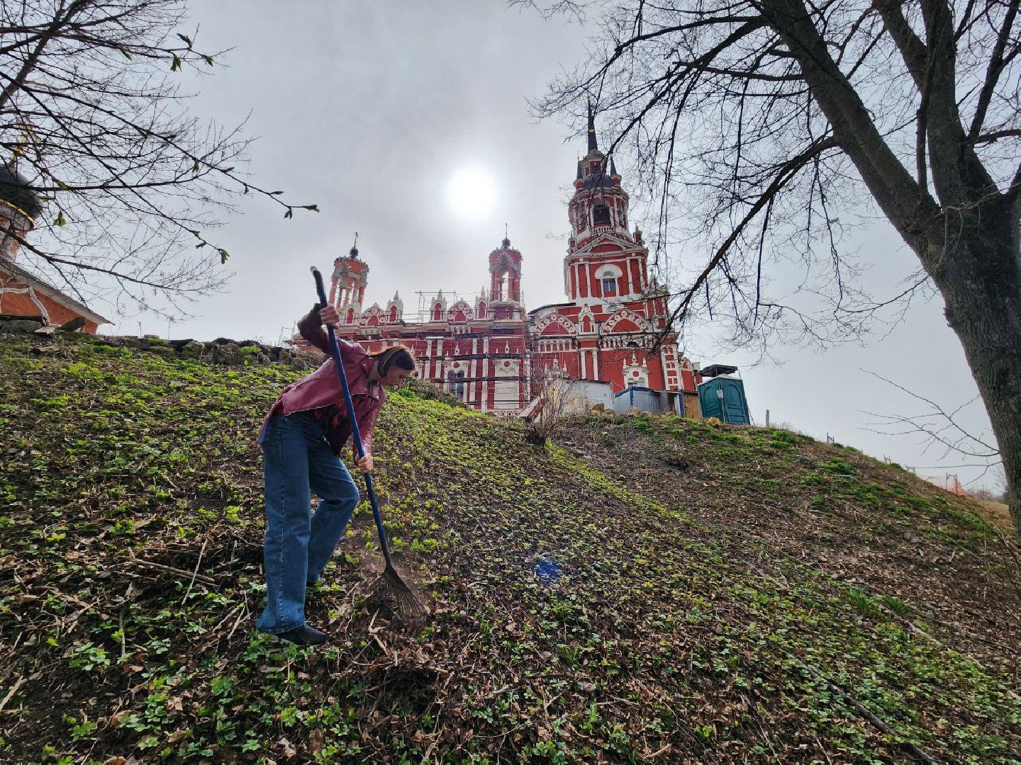 можайск, можайский городской округ, подмосковье, субботники, волонтеры, благоустройство, месяц чистоты и благоустройства, добровольцы, Никольский собор,