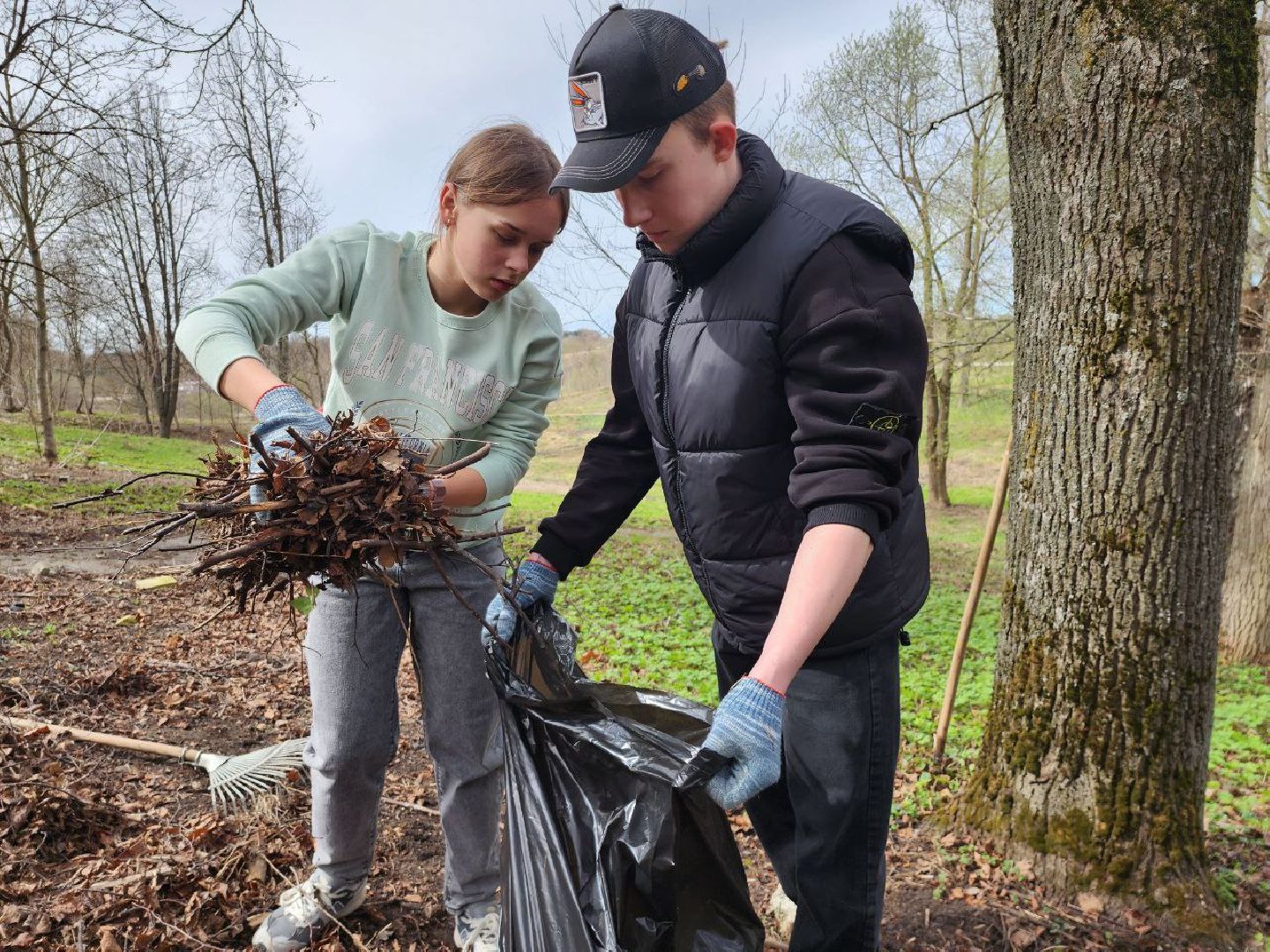можайск, можайский городской округ, подмосковье, субботники, волонтеры, благоустройство, месяц чистоты и благоустройства, добровольцы, Никольский собор,