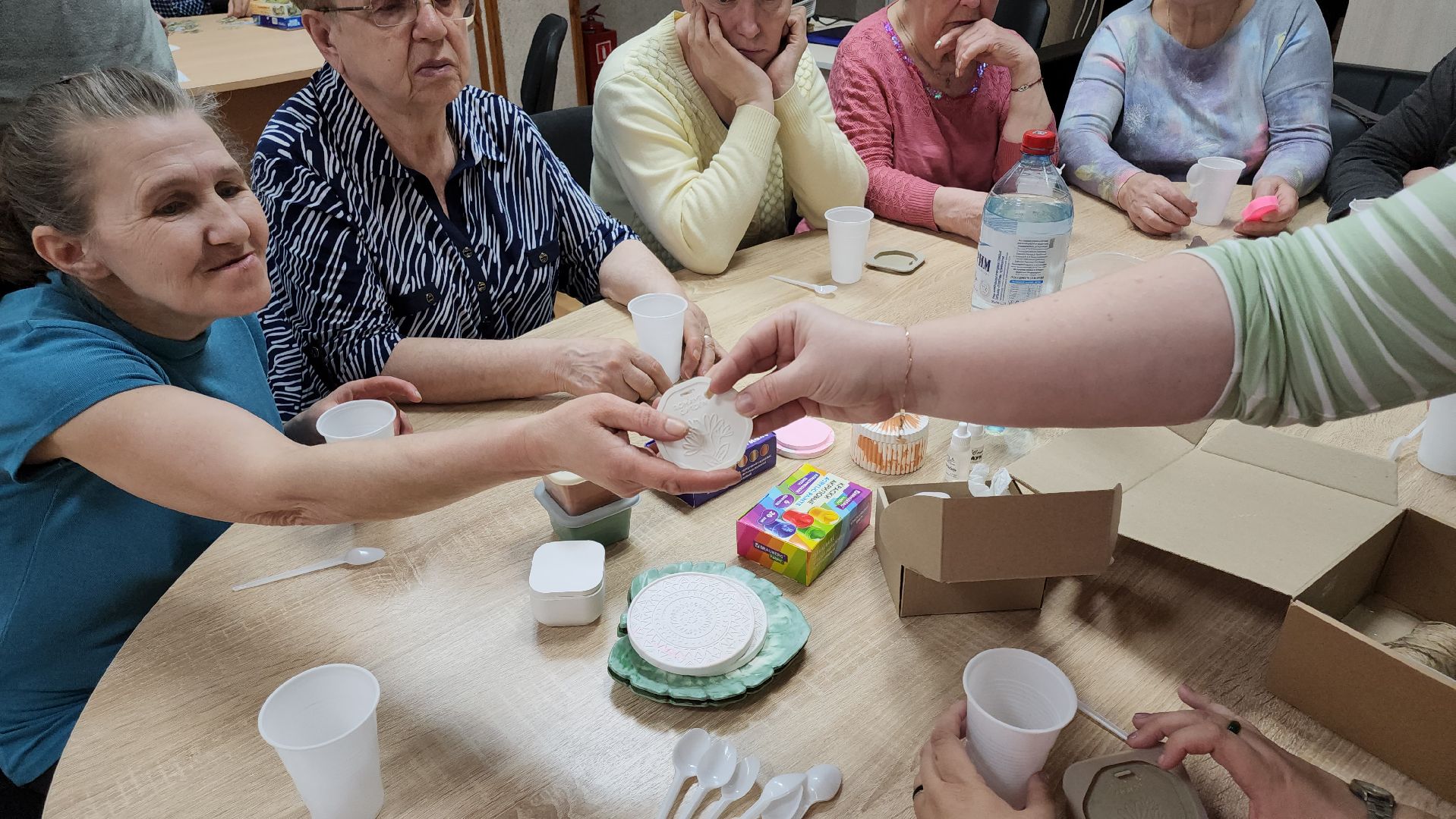 кашира, активное долголетие, ароматическое саше, мастер-класс, гипс, отдушка, акриловая краска, дизайн, декор,