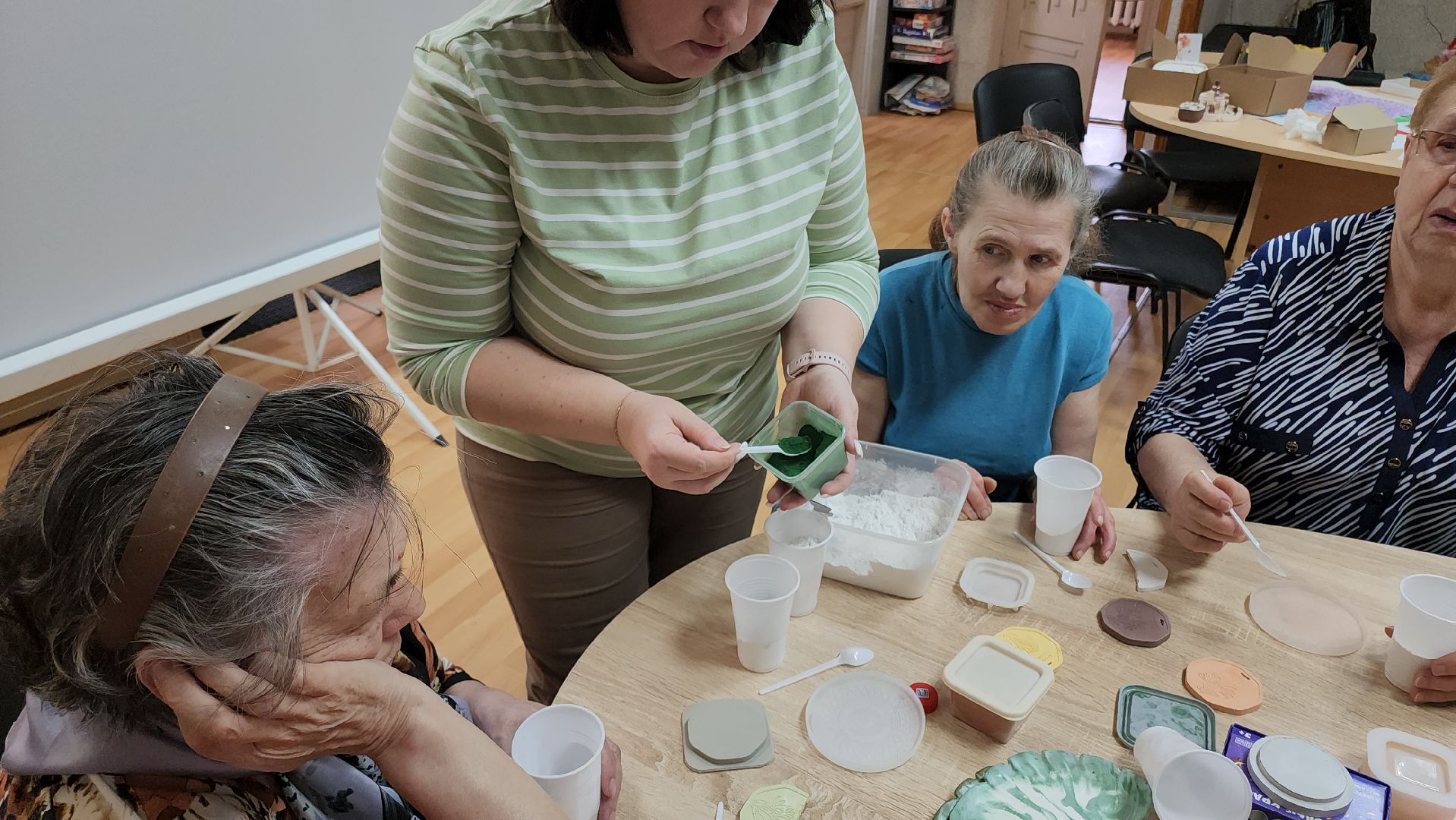 кашира, активное долголетие, ароматическое саше, мастер-класс, гипс, отдушка, акриловая краска, дизайн, декор,