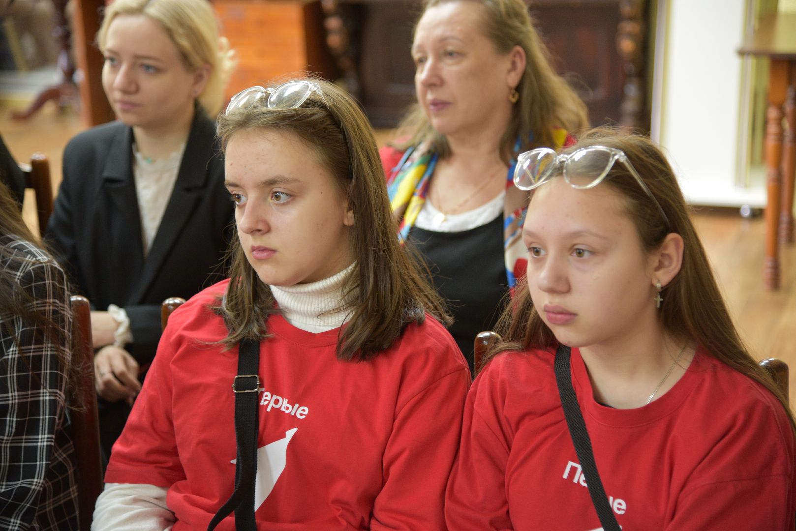 лотошино, лотошинская библиотека, паспорт гражданина рф, вручение паспортов, движение первых, день космонавтики,