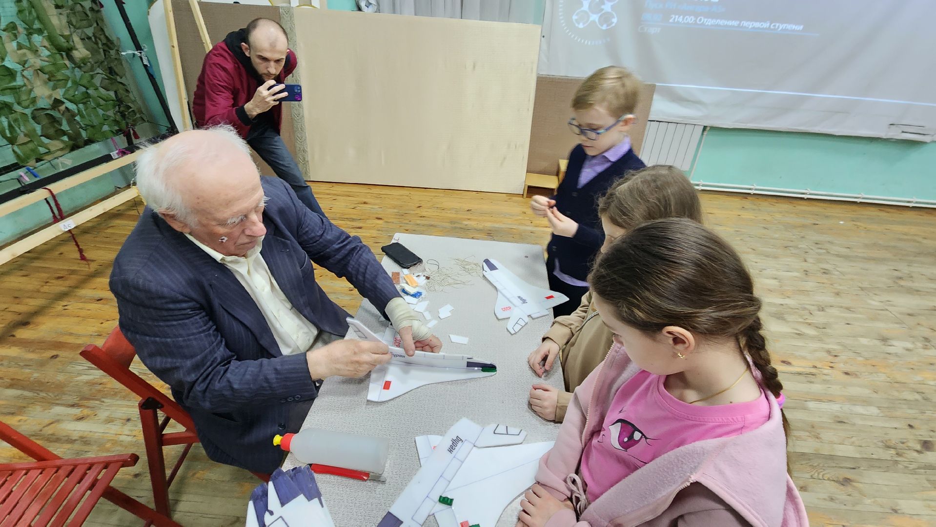 день космонавтики, 12 апреля, пантелеимоновский храм, Дмитрий Денисов, Буран, Игорь Волк, Валерий Ваньшин, Анатолий Левченко,Заслуженный летчик-испытатель РФ,