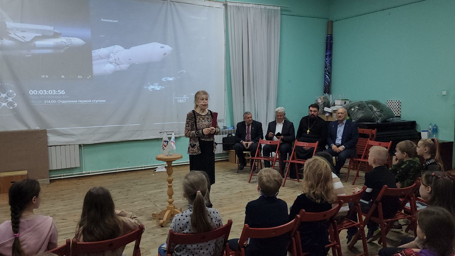 день космонавтики, 12 апреля, пантелеимоновский храм, Дмитрий Денисов, Буран, Игорь Волк, Валерий Ваньшин, Анатолий Левченко,Заслуженный летчик-испытатель РФ,