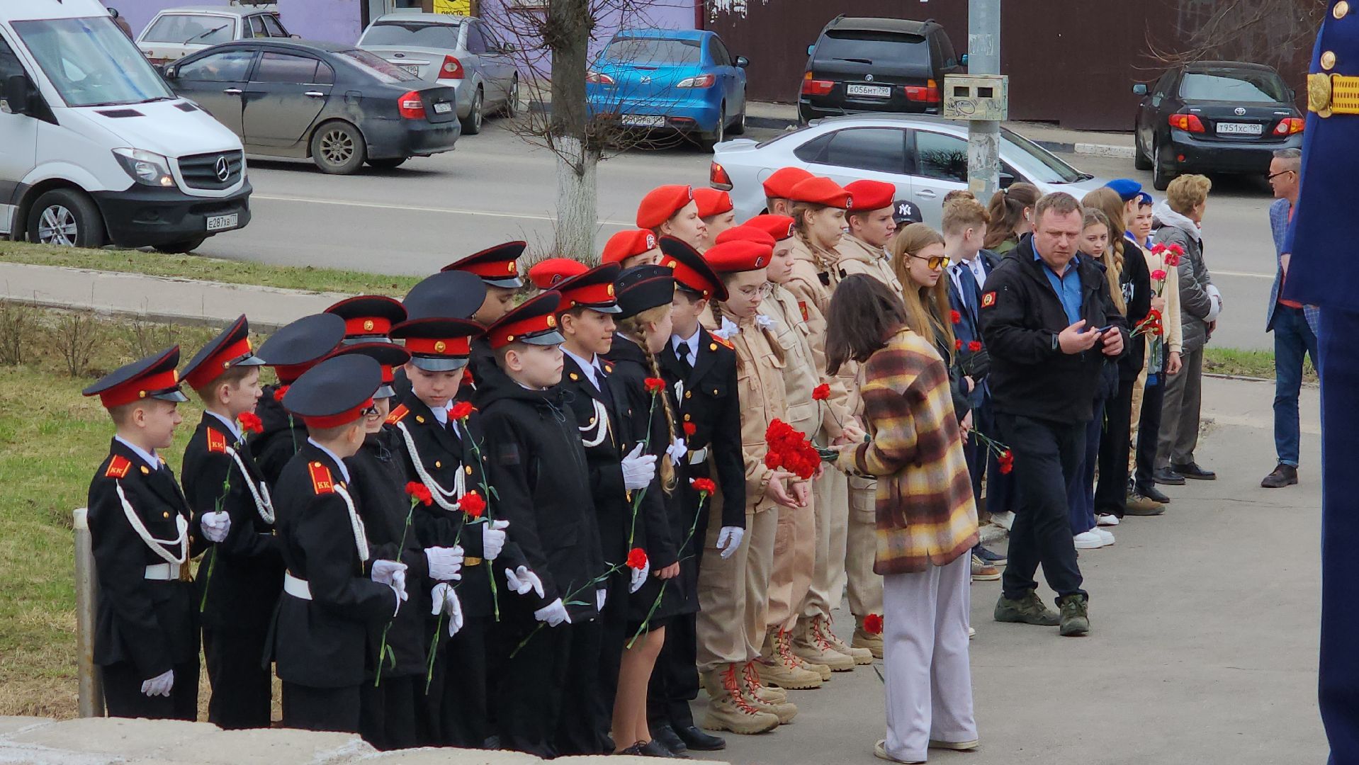 павловский посад, павлово-посадский городской округ, космонавт, праздник, люди, цветы,