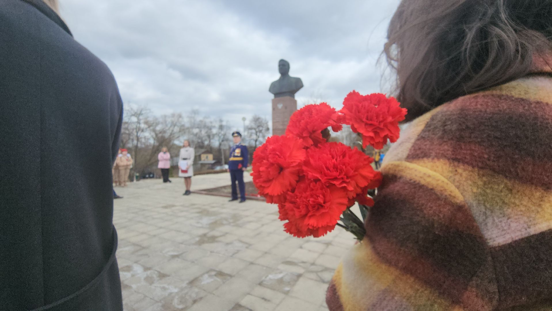 павловский посад, павлово-посадский городской округ, космонавт, праздник, люди, цветы,