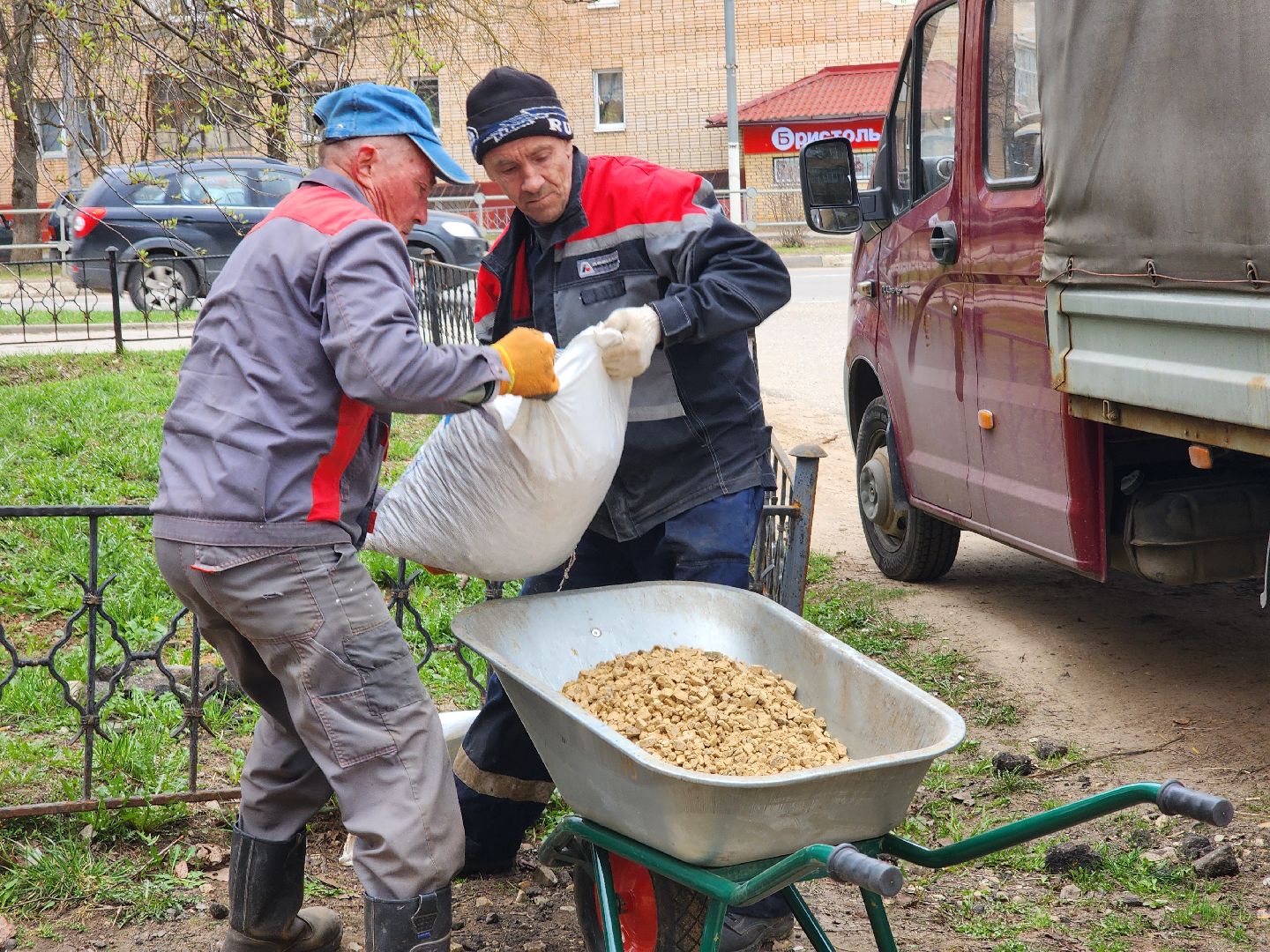 Руза, ремонт дорог, пешеходная дорожка, ремонт пешеходной дорожки, дорожные службы, дорожные работы, рузский городской округ,