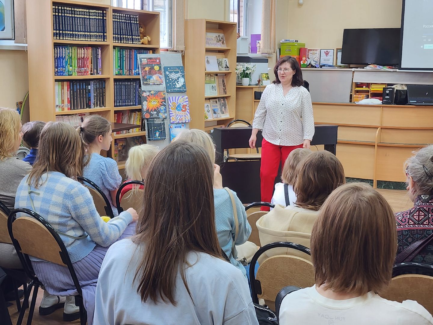 конкурс рисунков, день космонавтики,