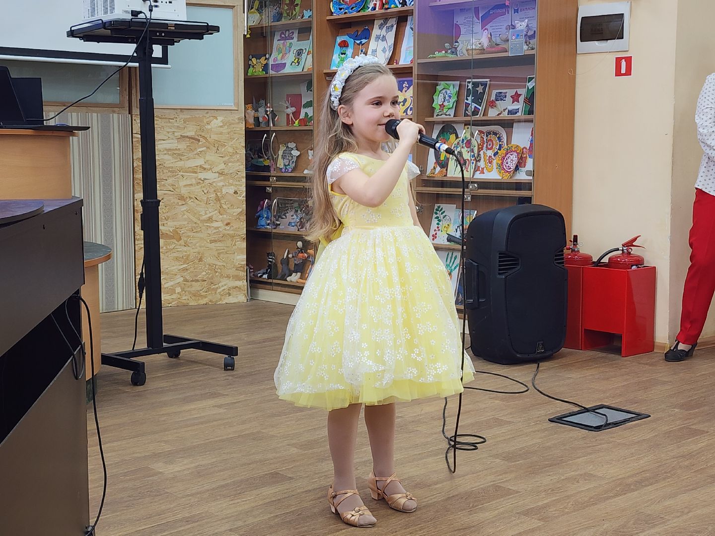 конкурс рисунков, день космонавтики,