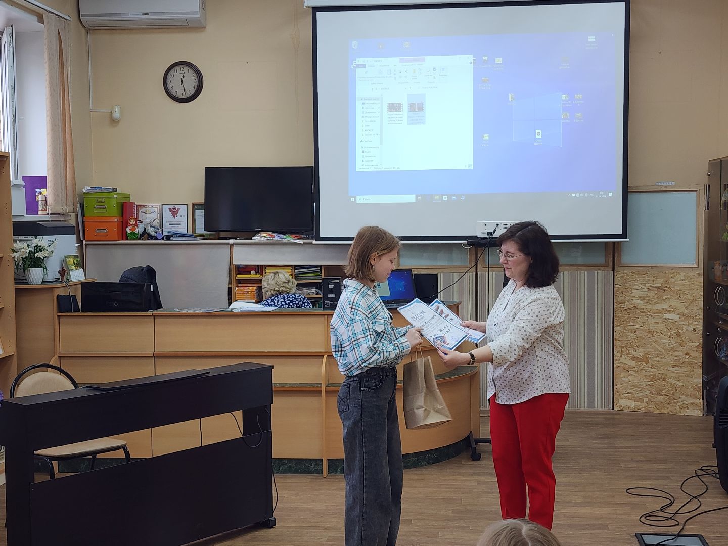 конкурс рисунков, день космонавтики,