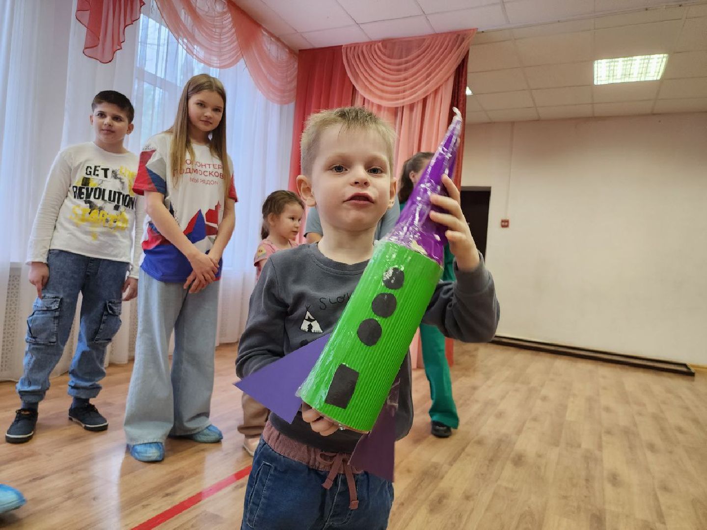 можайск, можайский городской округ, подмосковье, день космонавтики, дети, реабилитационный центр, воспитанники центра, волонтеры, квест, мастер-класс,