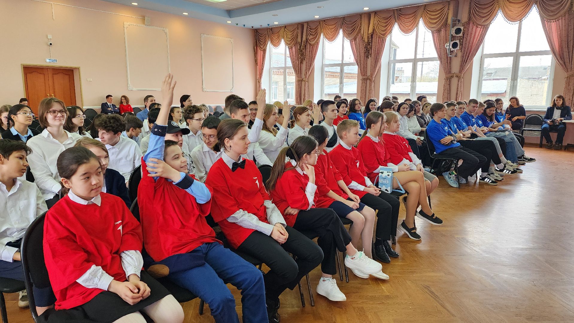 день космонавтики, открытый урок,