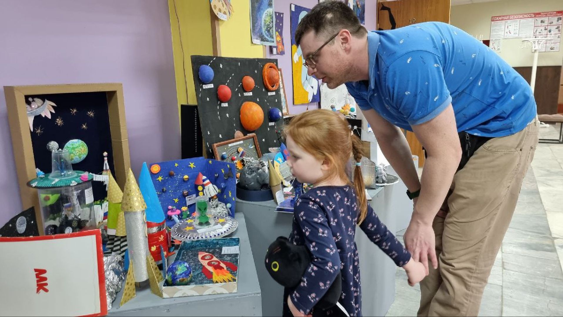 день космонавтики, выставка детских работ,