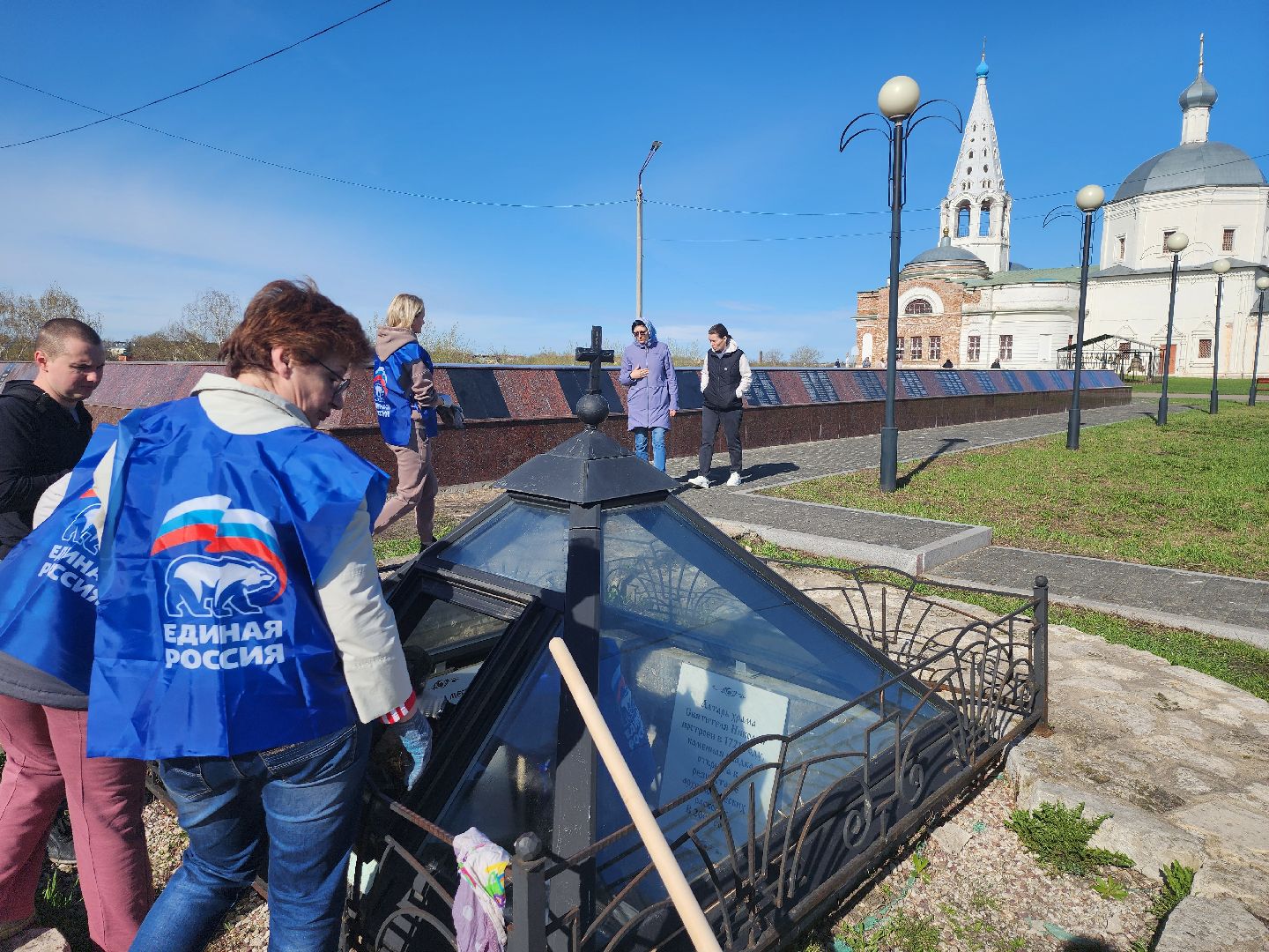 серпухов, подмосковье, субботник, соборная гора, уборка города,