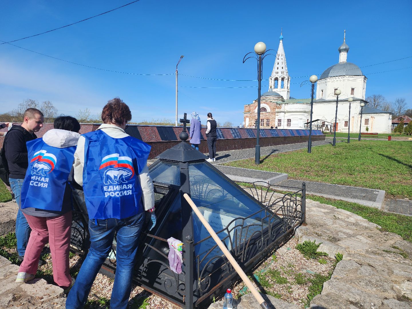 серпухов, подмосковье, субботник, соборная гора, уборка города,