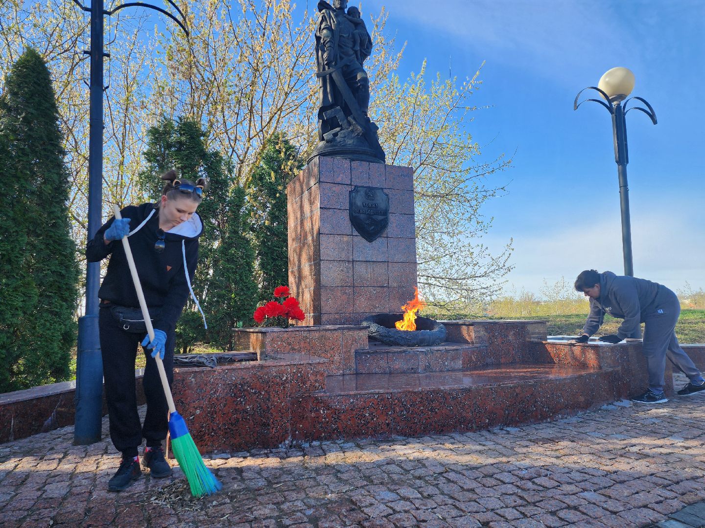 серпухов, подмосковье, субботник, соборная гора, уборка города,
