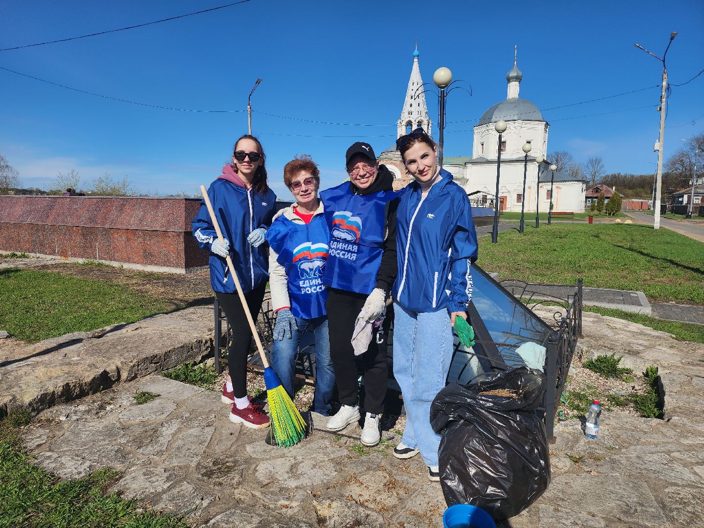 серпухов, подмосковье, субботник, соборная гора, уборка города,
