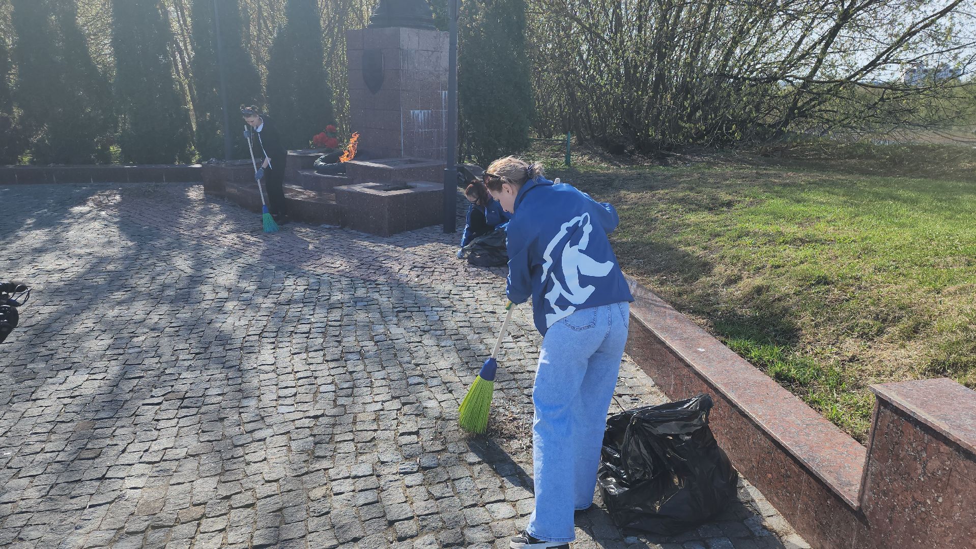 серпухов, подмосковье, субботник, соборная гора, уборка города,