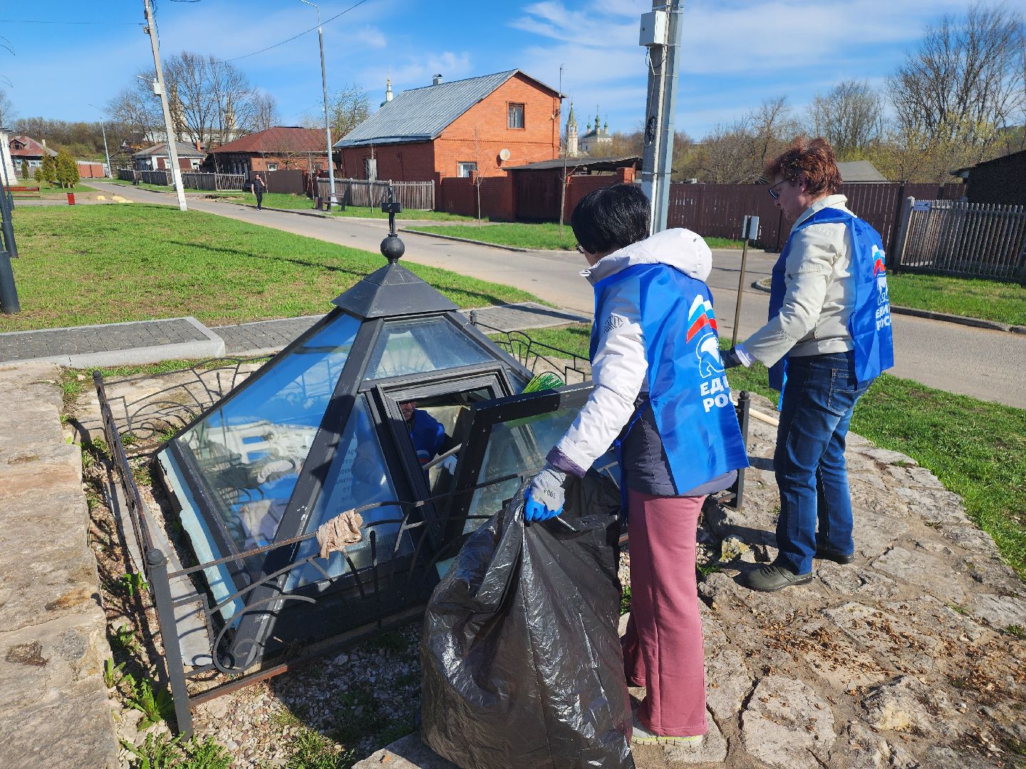 серпухов, подмосковье, субботник, соборная гора, уборка города,