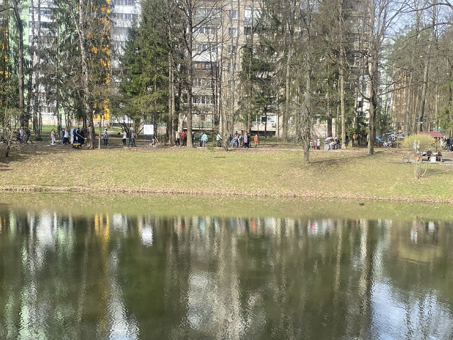 субботник во Власихе, городской субботник, власиха субботник, чистота во Власихе, уборка во Власихе, верхнее озеро во Власихе,