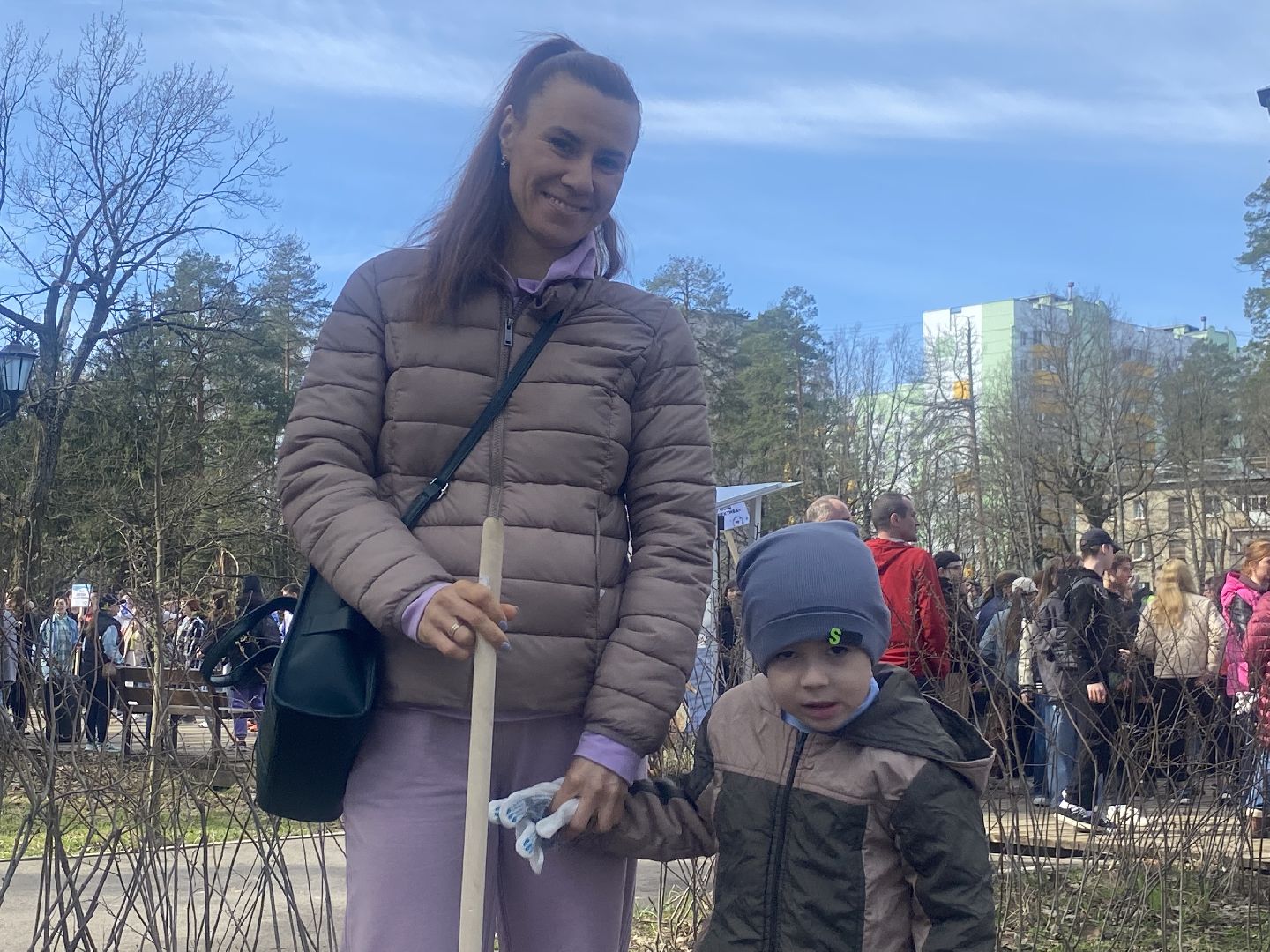 субботник во Власихе, городской субботник, власиха субботник, чистота во Власихе, уборка во Власихе, верхнее озеро во Власихе,