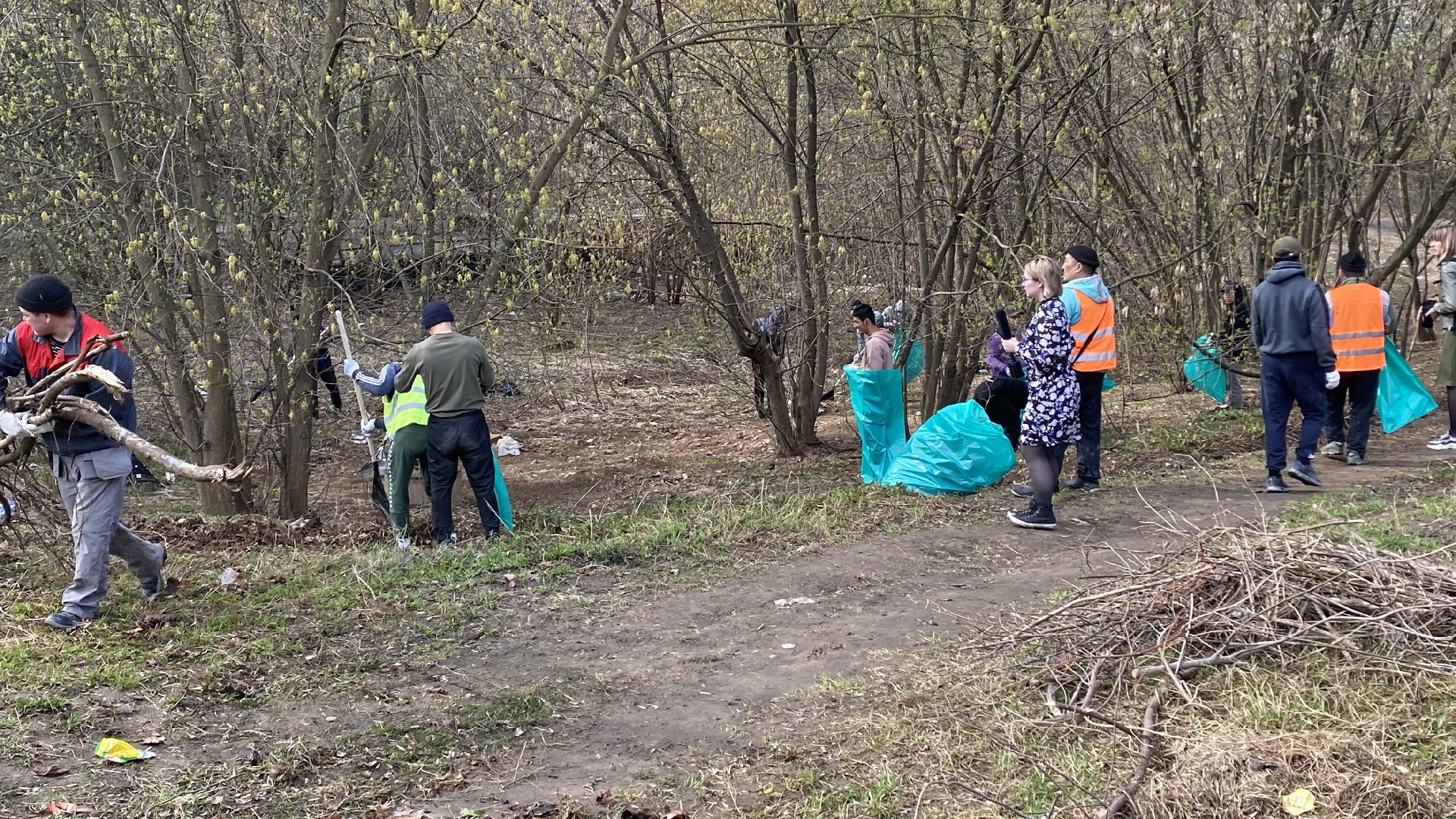субботник, мбу благоустройство, месяц чистоты и благоустройства, ленинский городской округ, уборка общественных территорий,