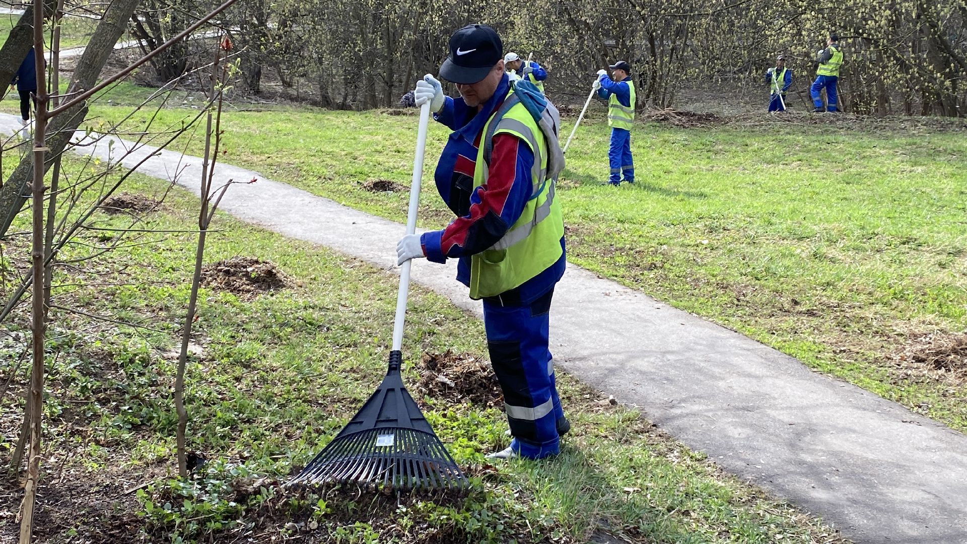 субботник, мбу благоустройство, месяц чистоты и благоустройства, ленинский городской округ, уборка общественных территорий,