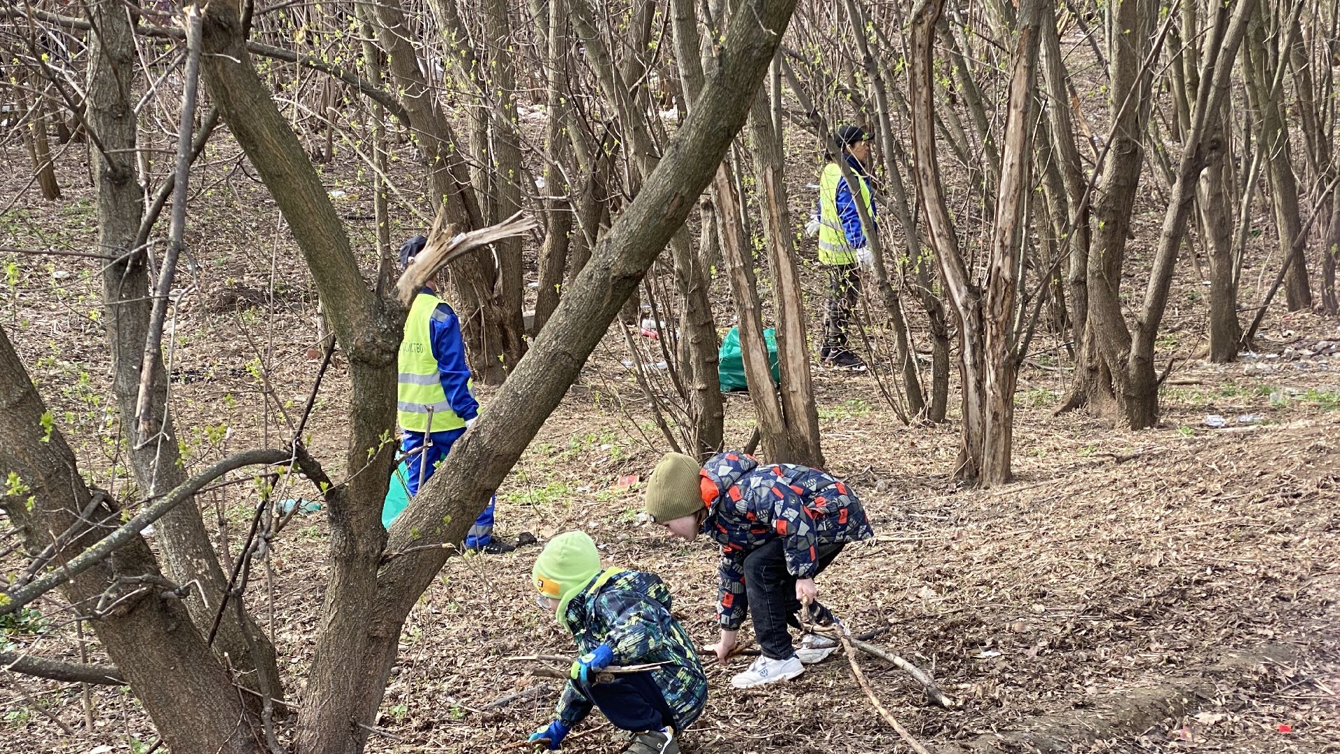 субботник, мбу благоустройство, месяц чистоты и благоустройства, ленинский городской округ, уборка общественных территорий,