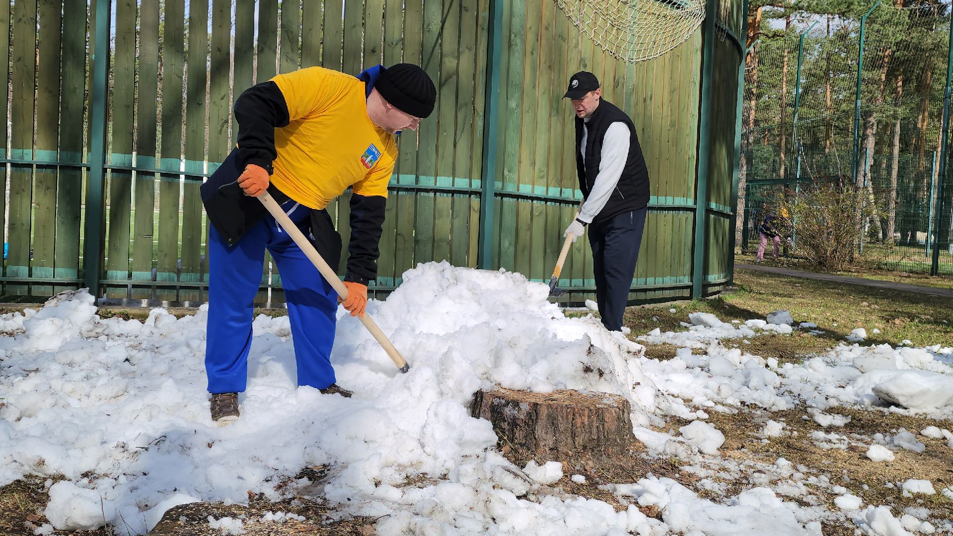 красногорск, субботник, детский городок Сказочный, общество инвалидов, особенные дети,