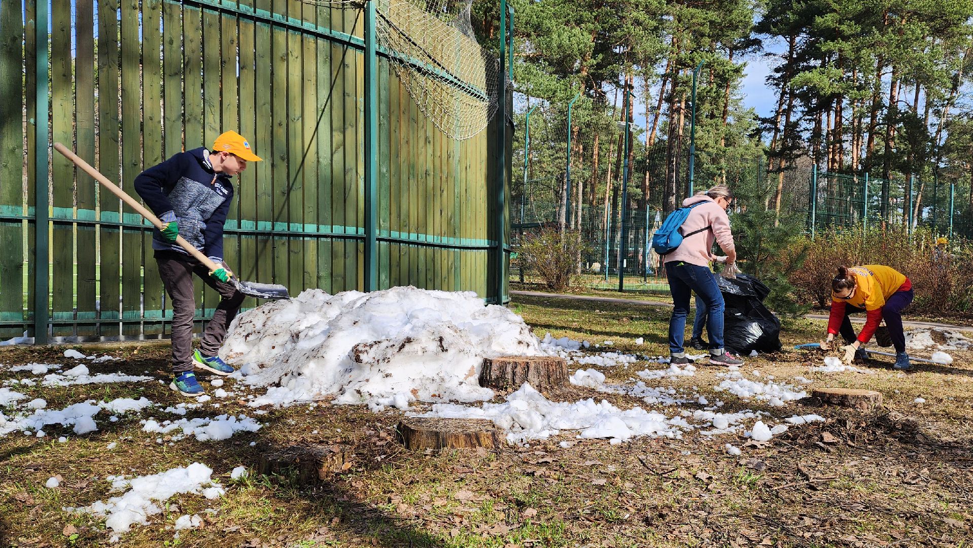 красногорск, субботник, детский городок Сказочный, общество инвалидов, особенные дети,