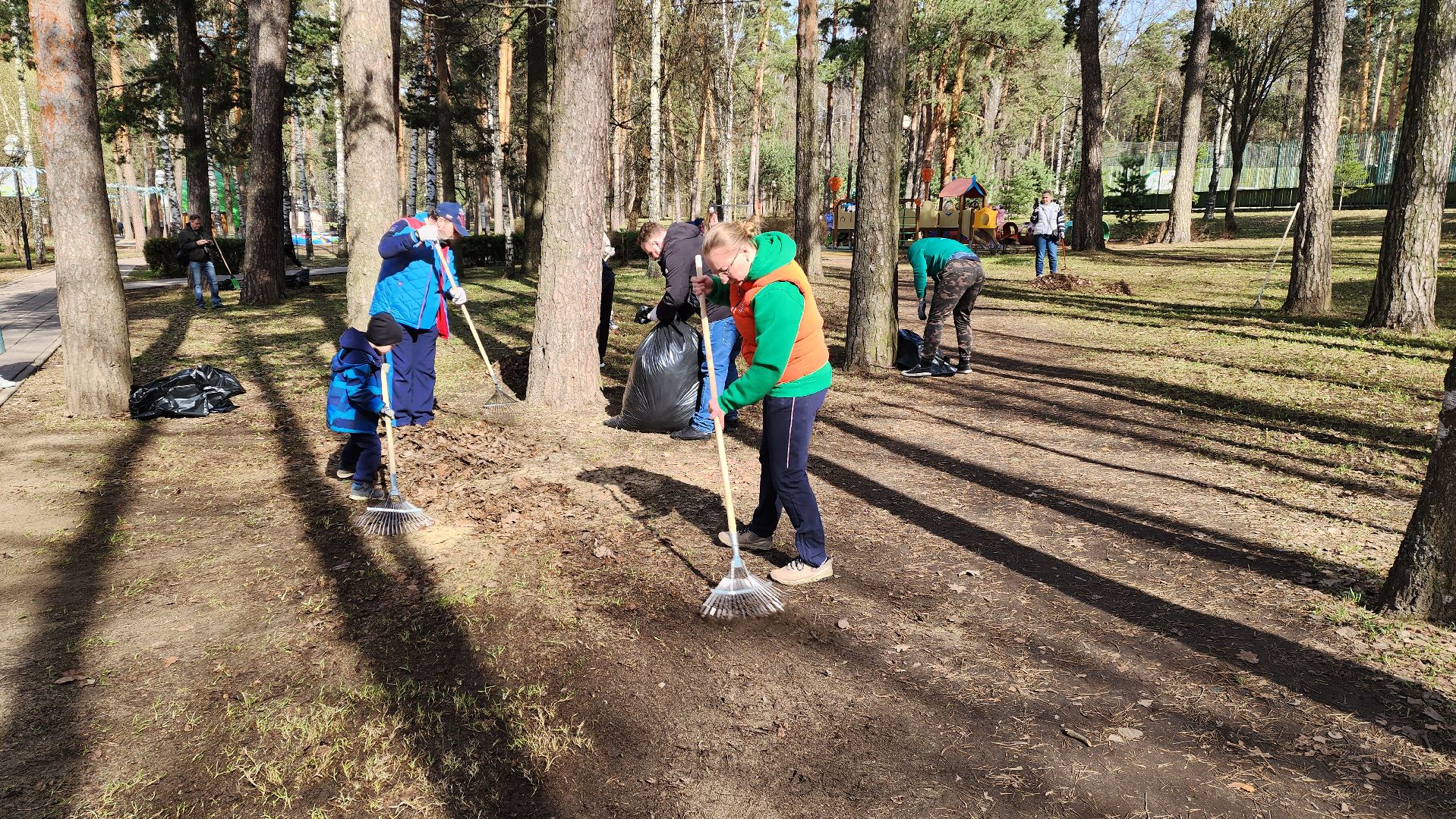 красногорск, детский городок сказочный, парки красногорска, эко-день, субботник,