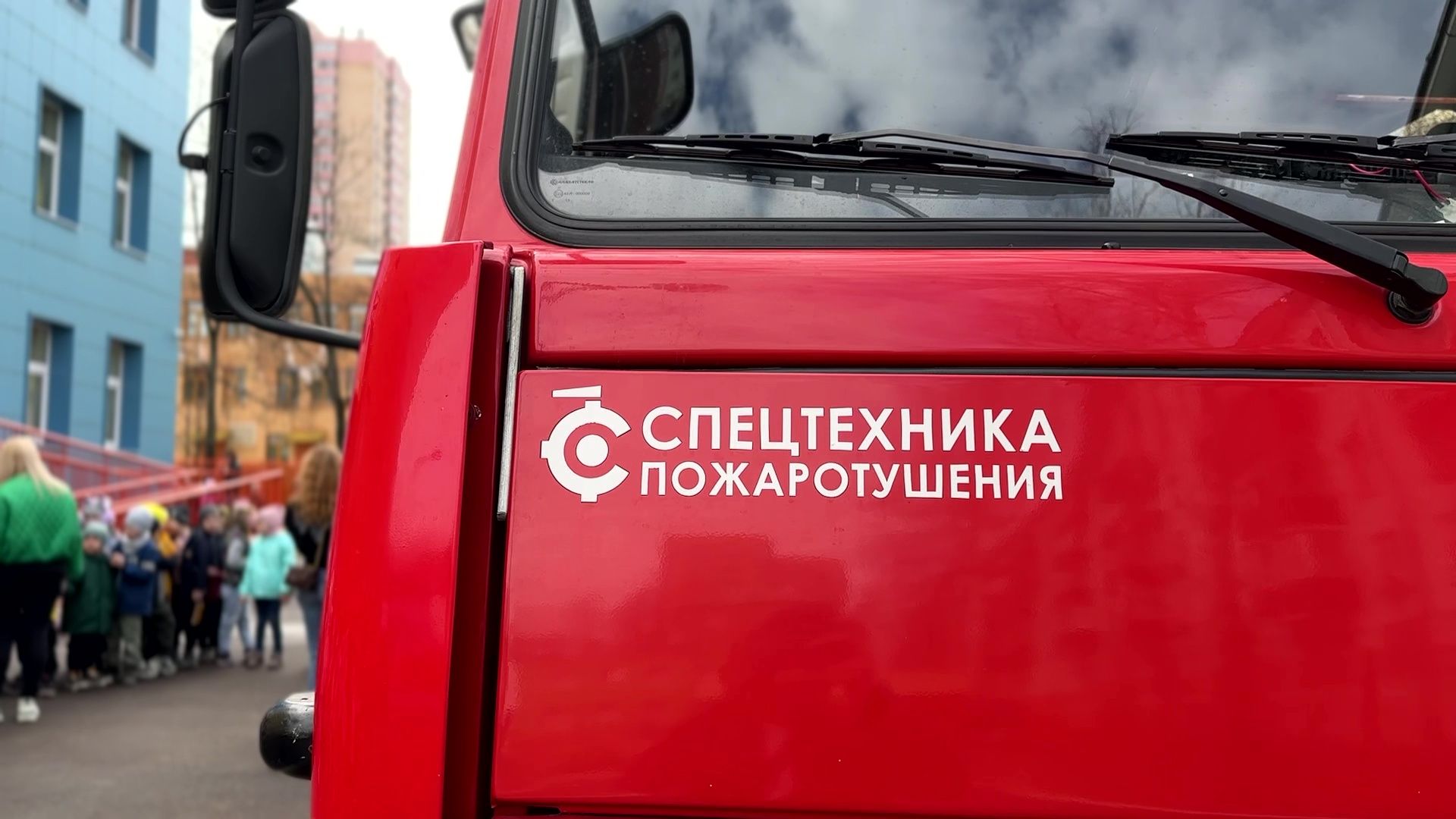 Реутов, детский, сад, МЧС, пожарная техника, люстра, пожарный рукав, вода,