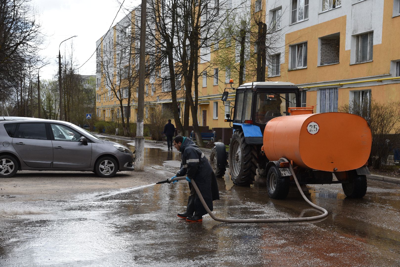 лотошино, благоуйстройство, уборка дворов после зимы, уборка детских площадок,