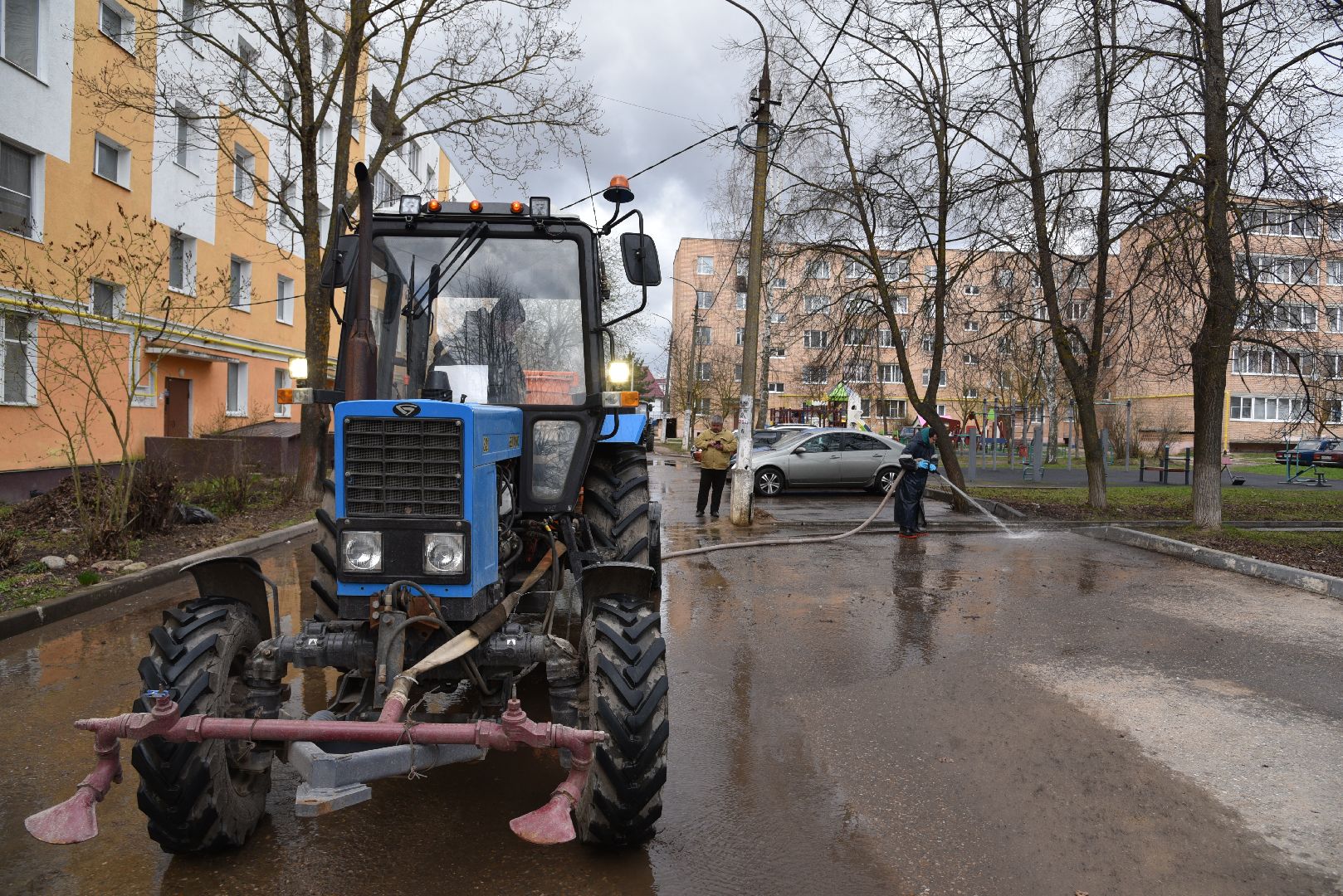 лотошино, благоуйстройство, уборка дворов после зимы, уборка детских площадок,