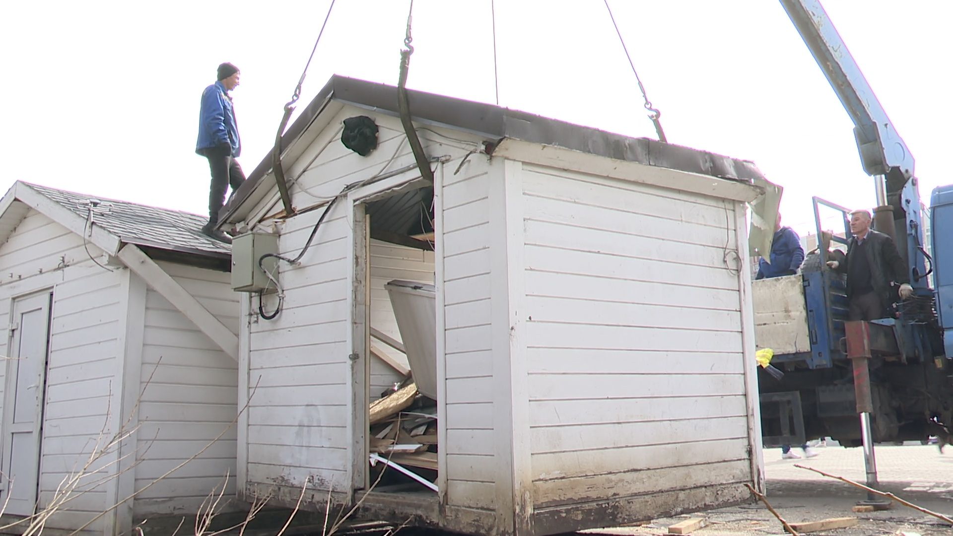 Реутов, метро, палатки, снос палаток, блаоустройство,