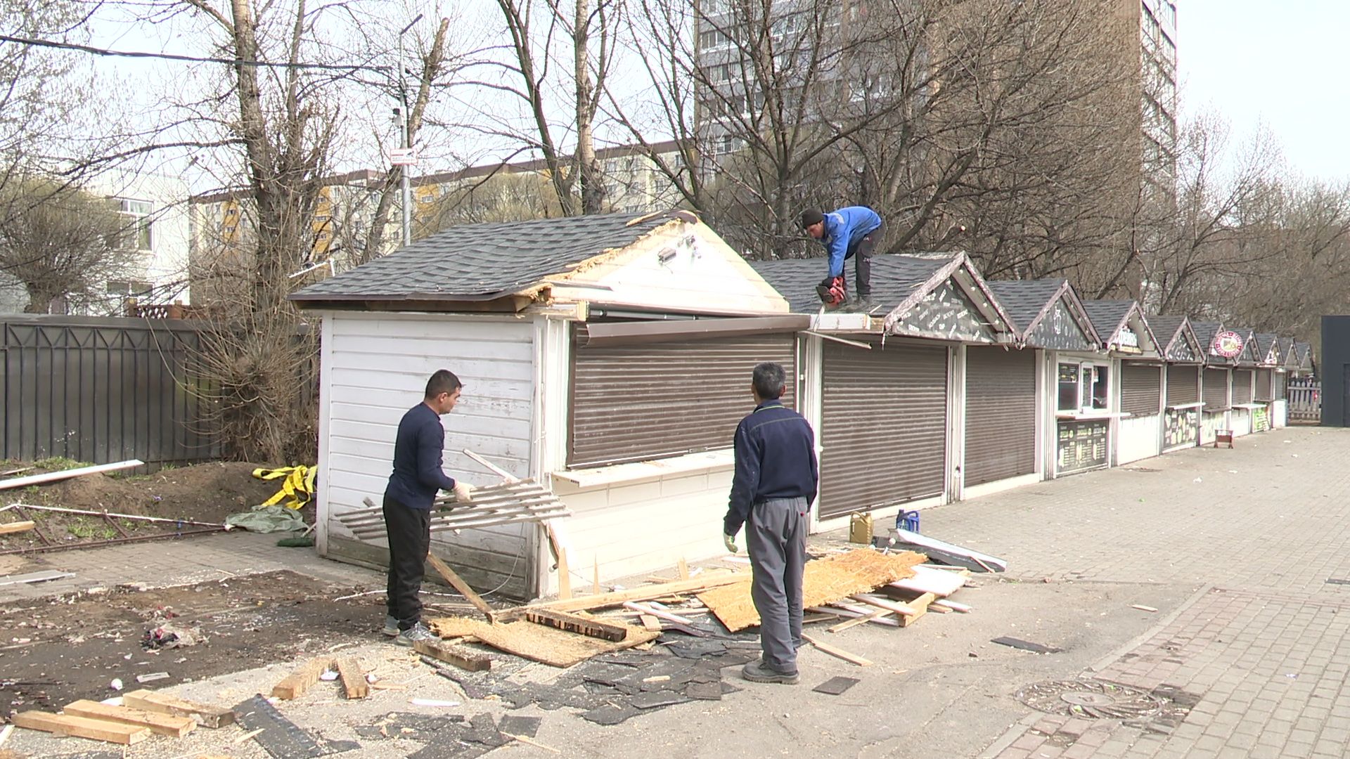 Реутов, метро, палатки, снос палаток, блаоустройство,