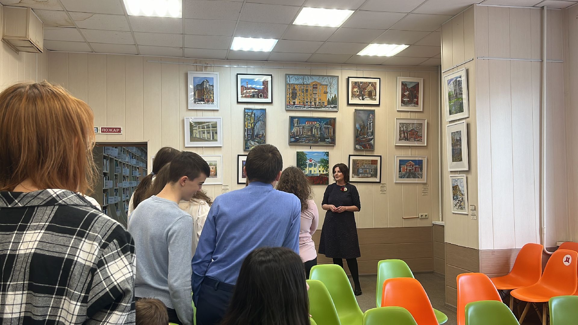 школьники, профориентация, экскурсия, экскурсия для школьников, библио-холл, библиотека,